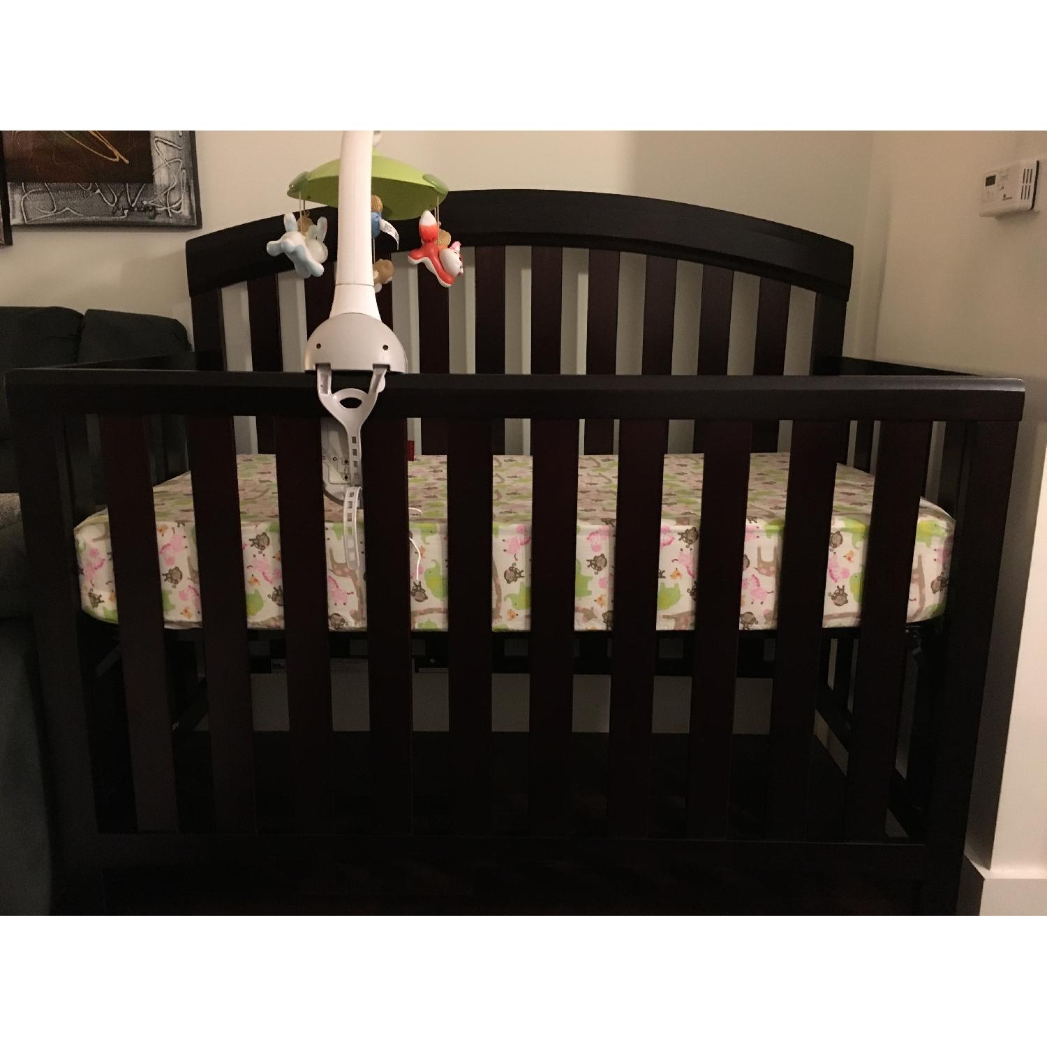 Sorelle Furniture Urban 4-in-1 Lifetime Fixed-Side Convertible Crib - image-2