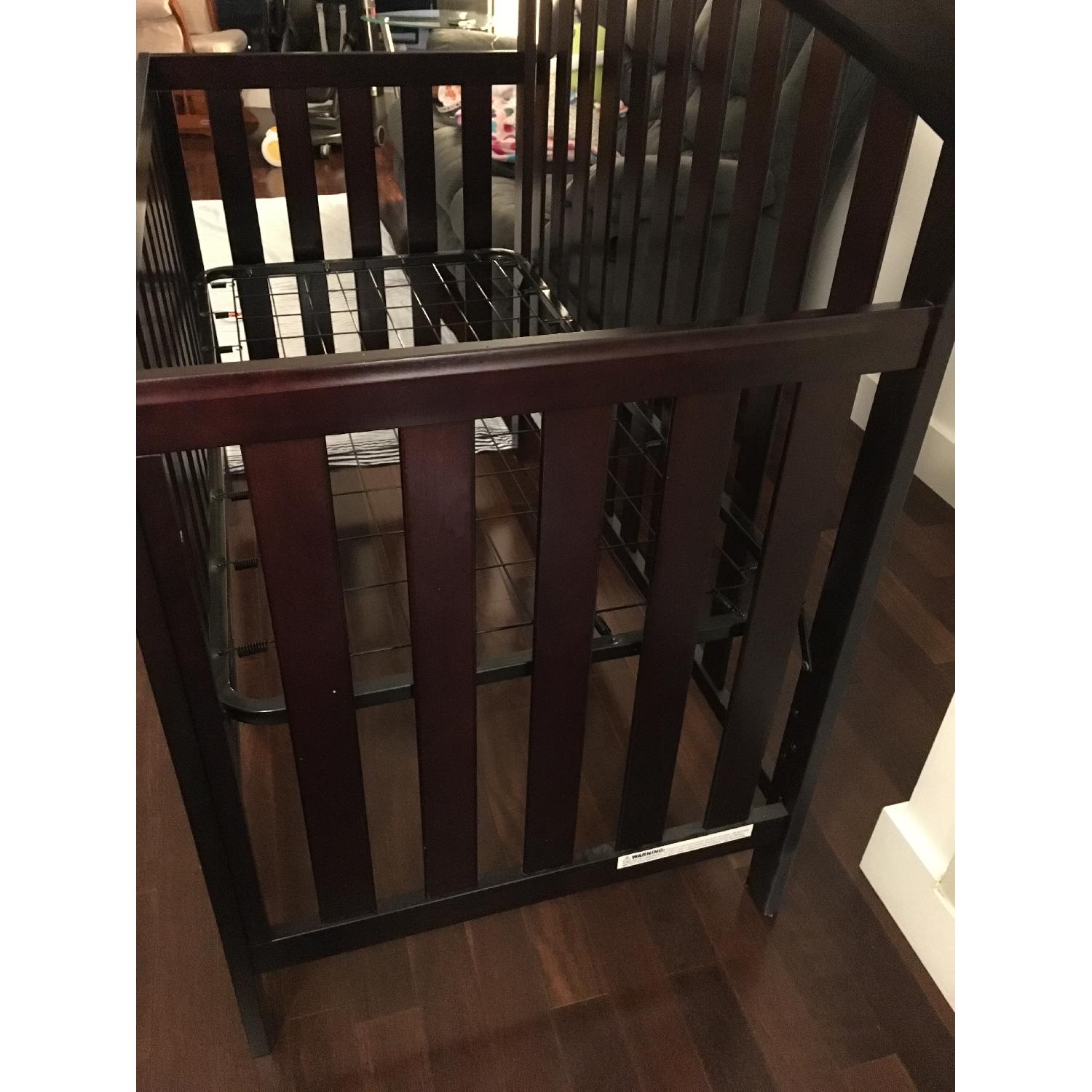 Sorelle Furniture Urban 4-in-1 Lifetime Fixed-Side Convertible Crib - image-4