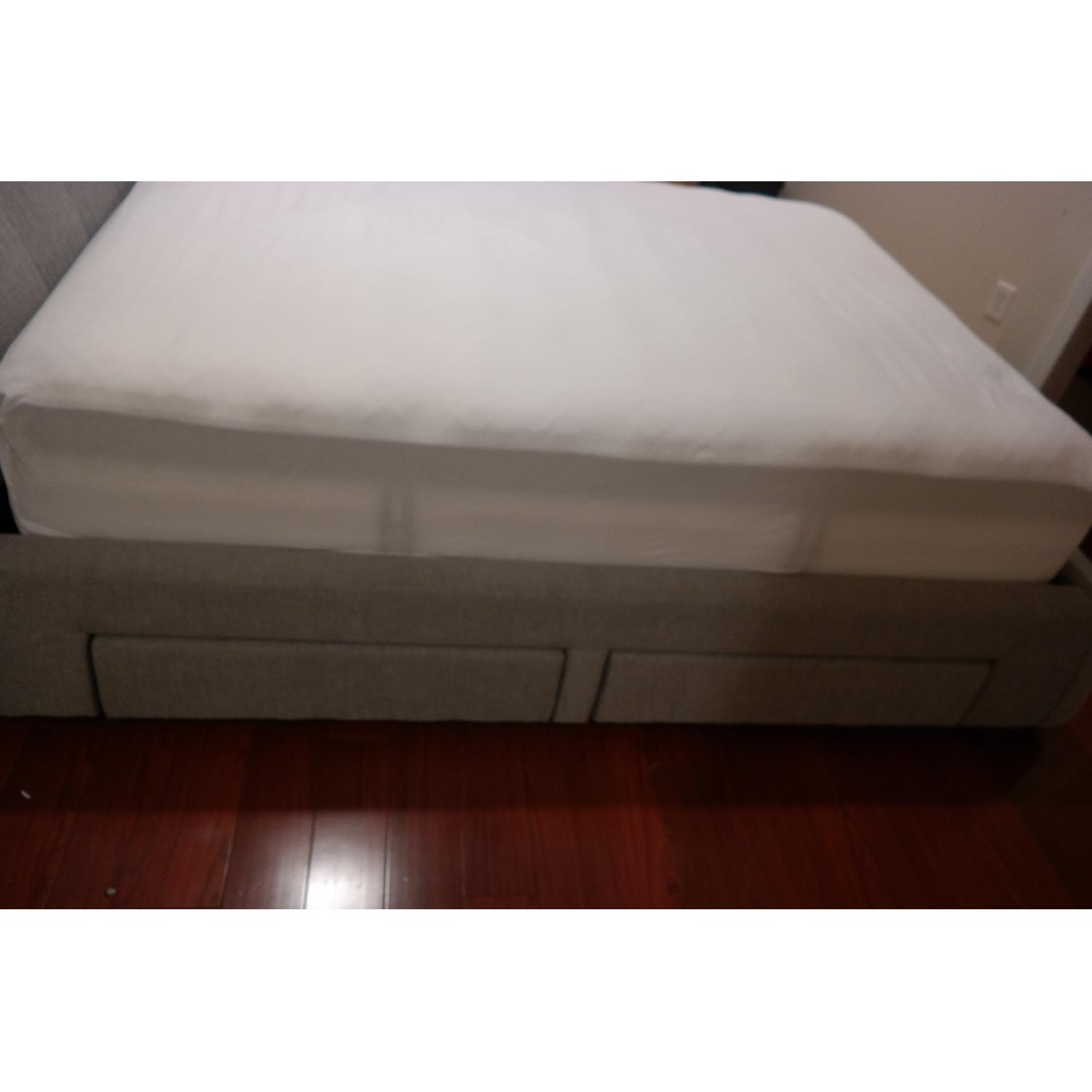 Coaster Fine Furniture Frenbrook Grey Bed Frame - image-1