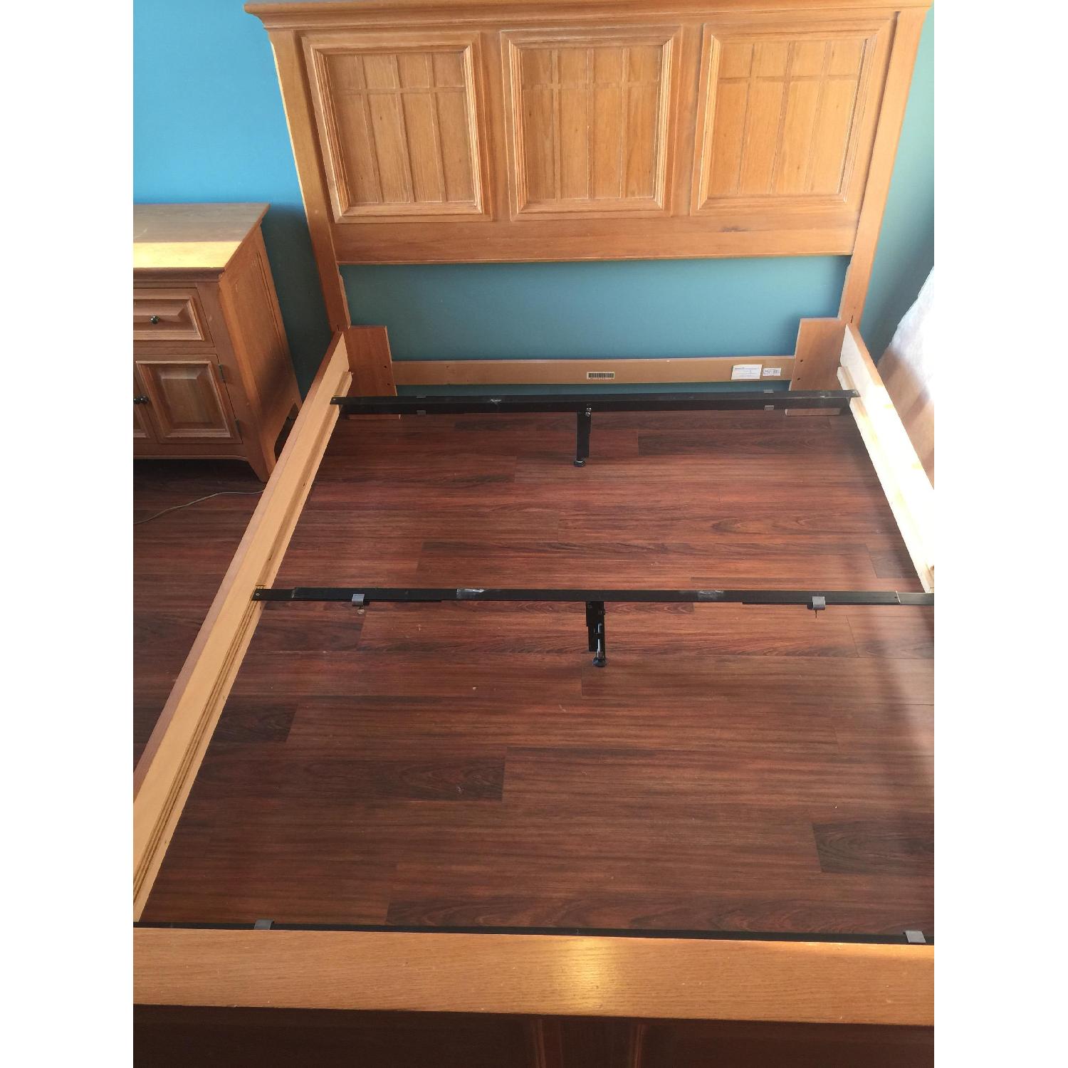 Thomasville Mission Style Queen Bed Set + 2 Matching Nightstands - image-4