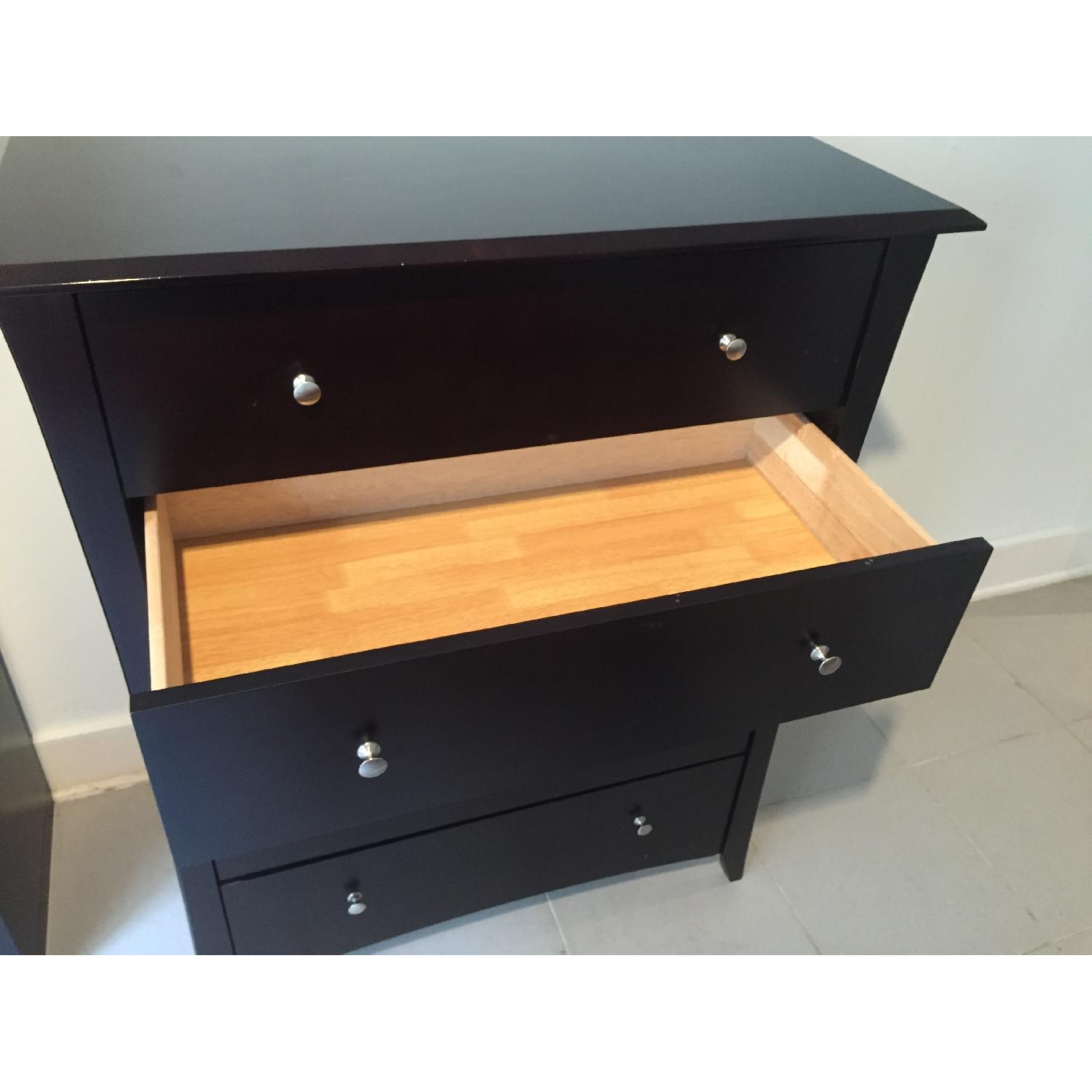 Dresser + 2 Nightstands - image-6