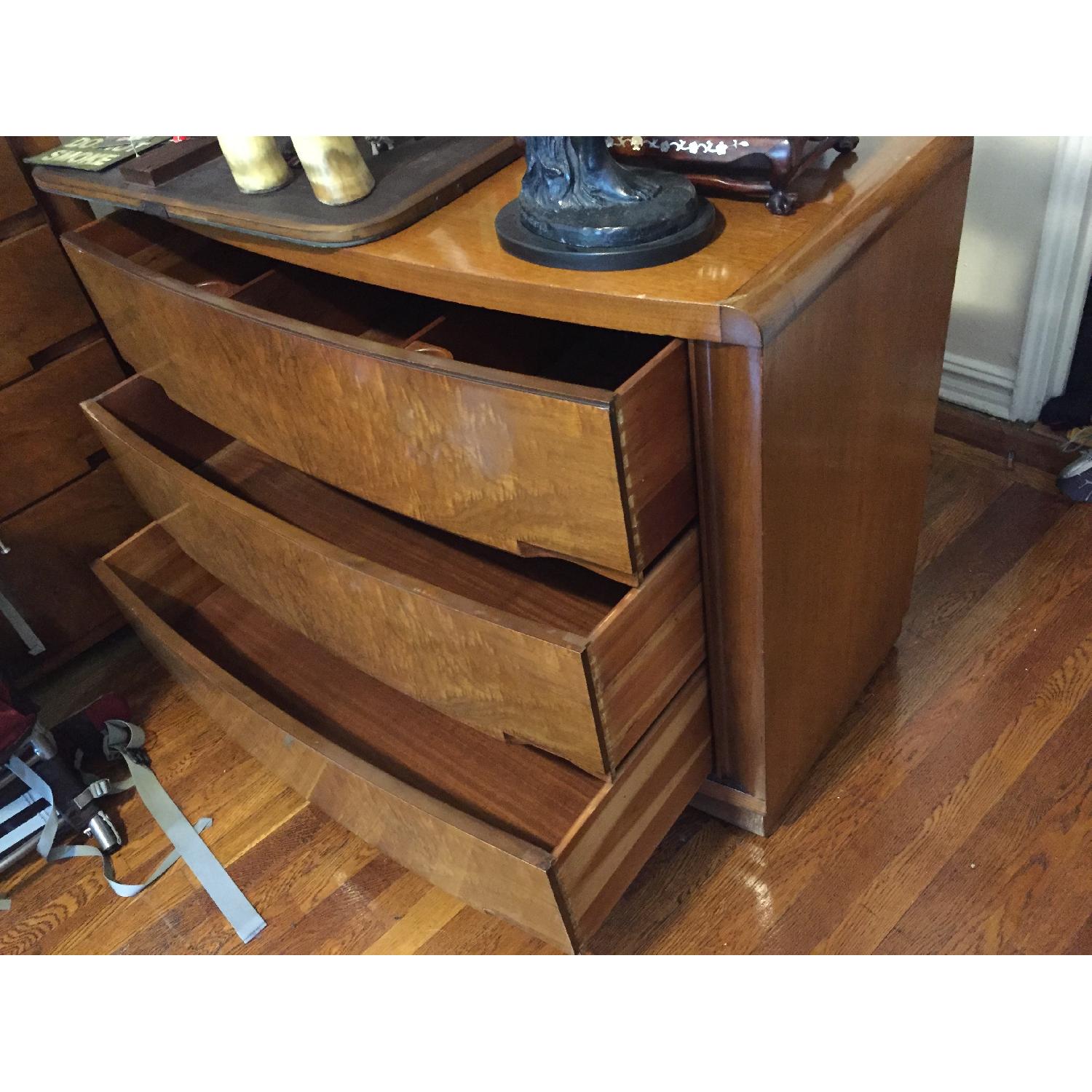 Walnut Dresser w/ Detachable Vanity Mirror - image-3