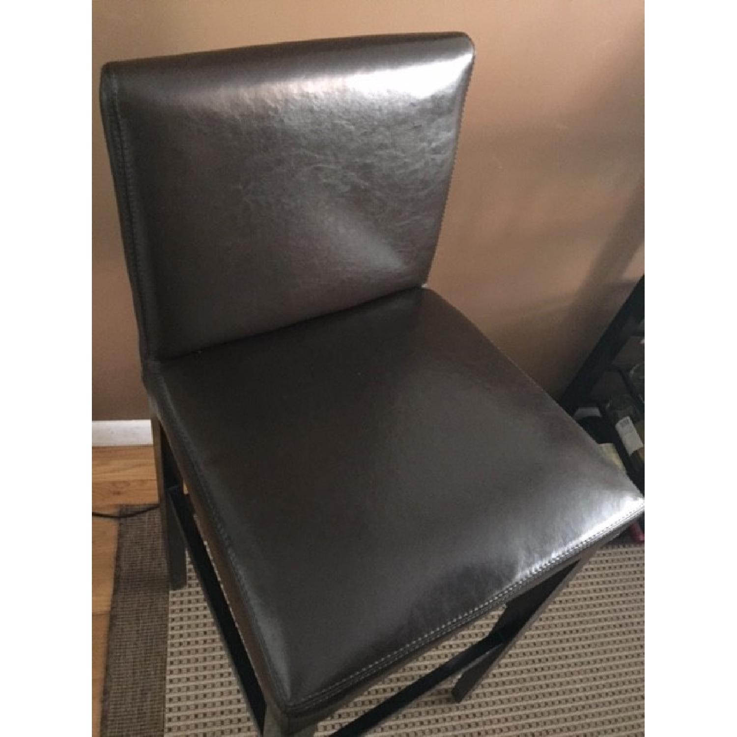 Crate & Barrel Triad High-top Table w/ 4 Lowe Bar Stools - image-3