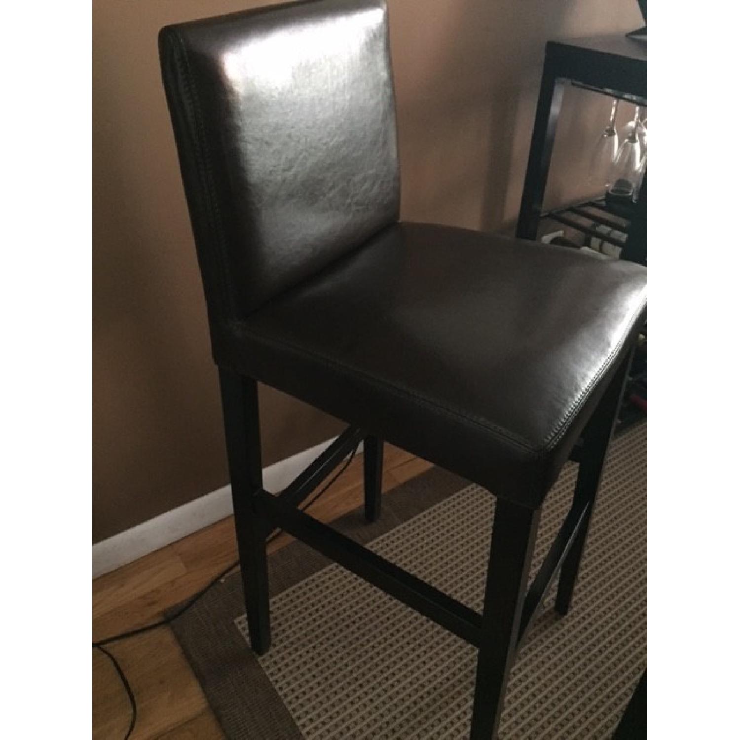 Crate & Barrel Triad High-top Table w/ 4 Lowe Bar Stools - image-4