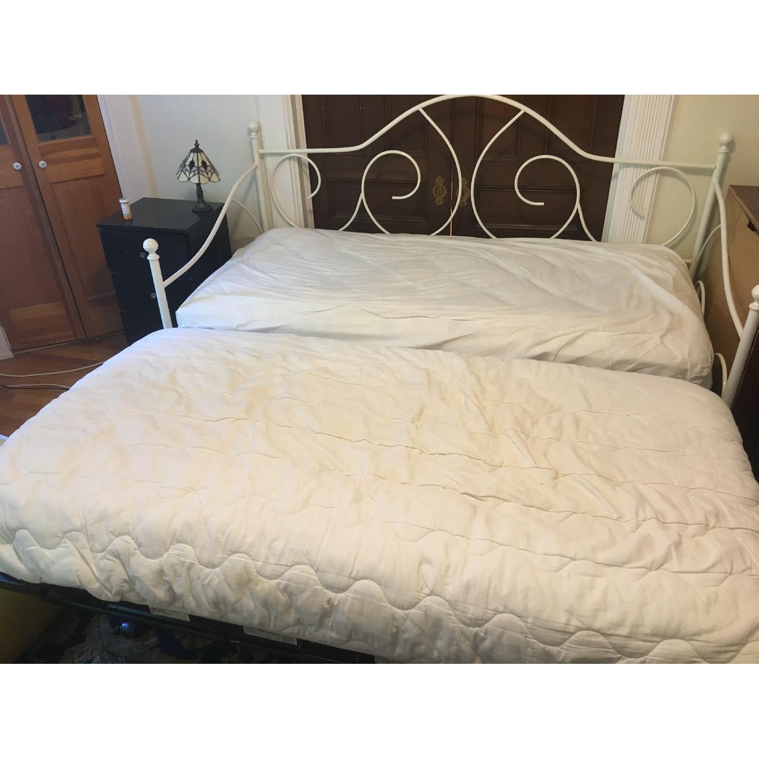 Sleepy's Metal Daybed w/ Pop Up Trundle - image-3