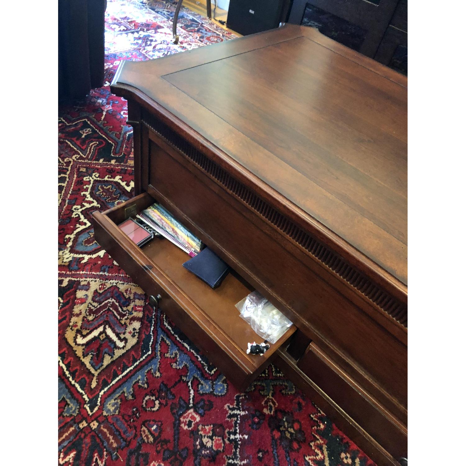 Bassett Elway Lift Top Coffee Table w/ Storage - image-5