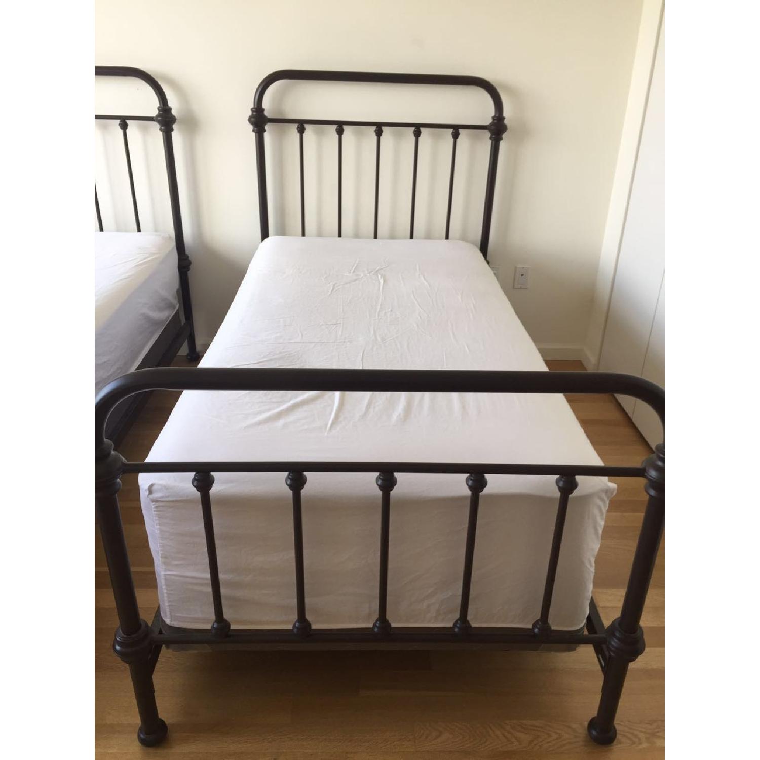 Nottingham Metal Spindle Bed - image-1