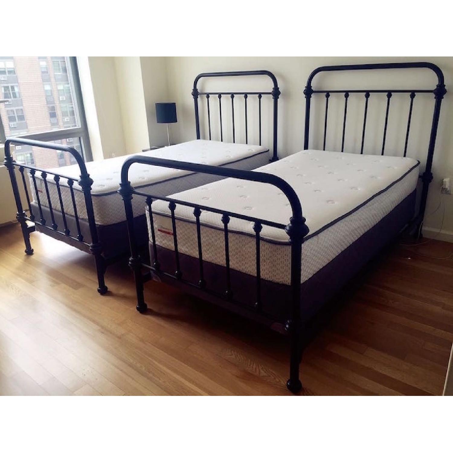 Nottingham Metal Spindle Bed - image-2