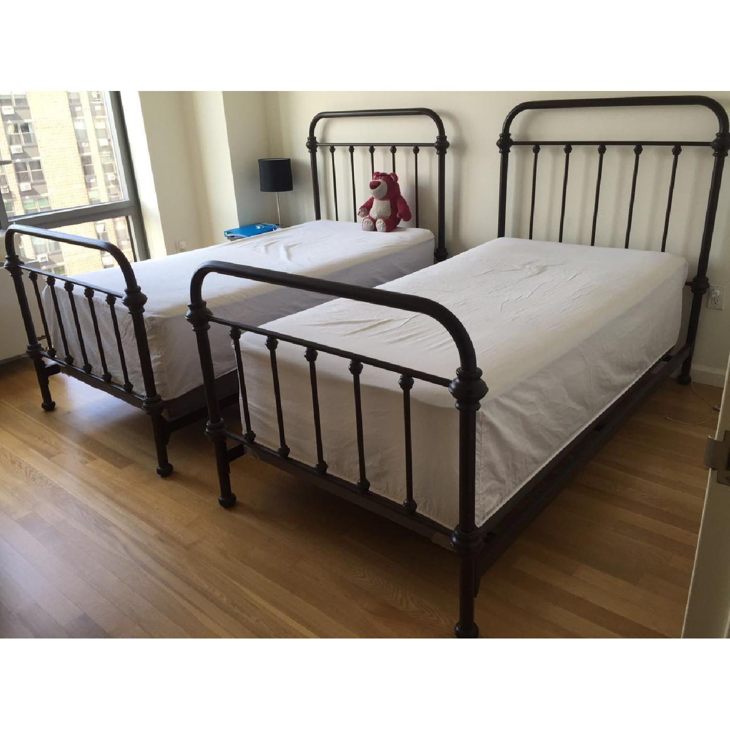 Nottingham Metal Spindle Bed - image-4