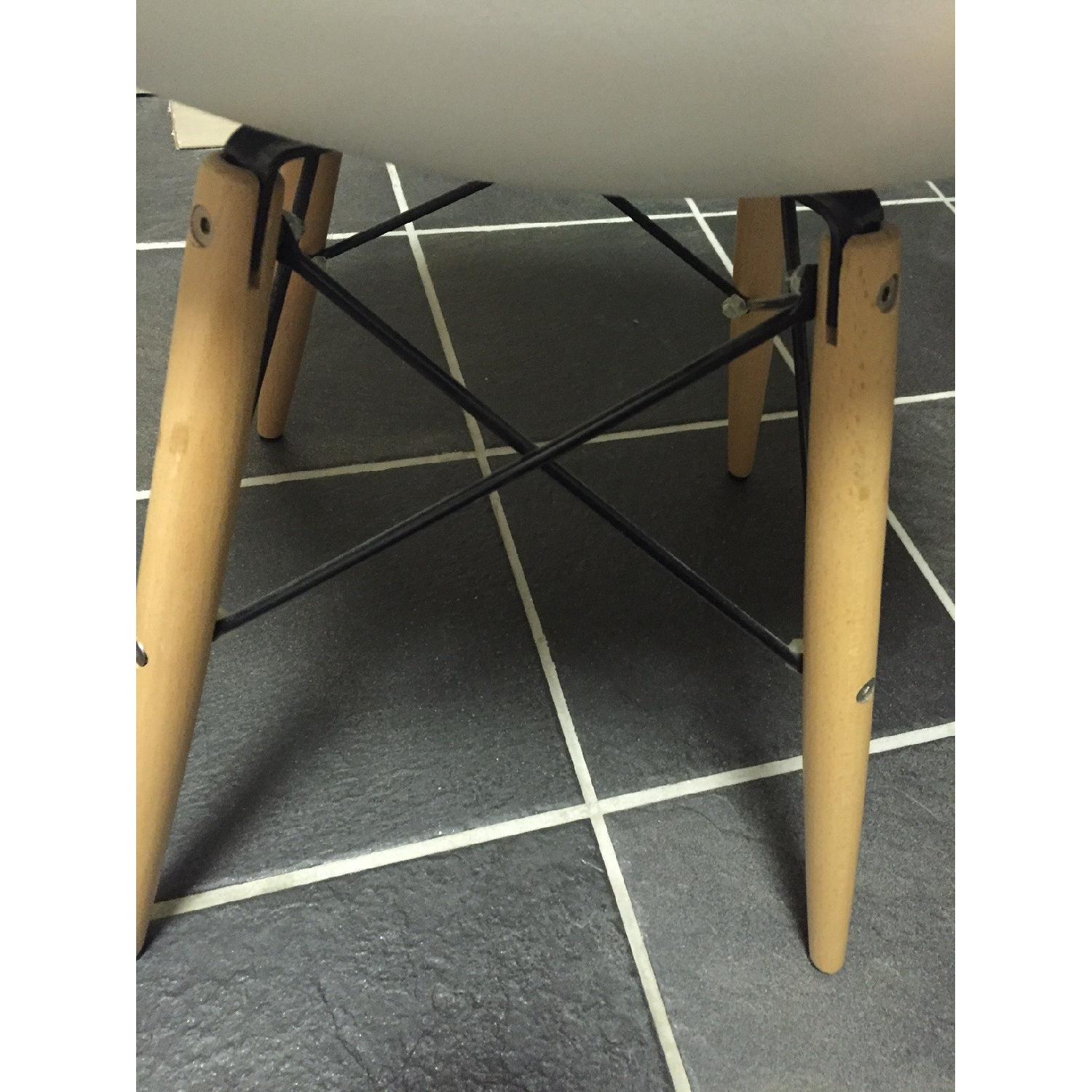 Eames Replica Molded Plastic Chairs in White - image-7