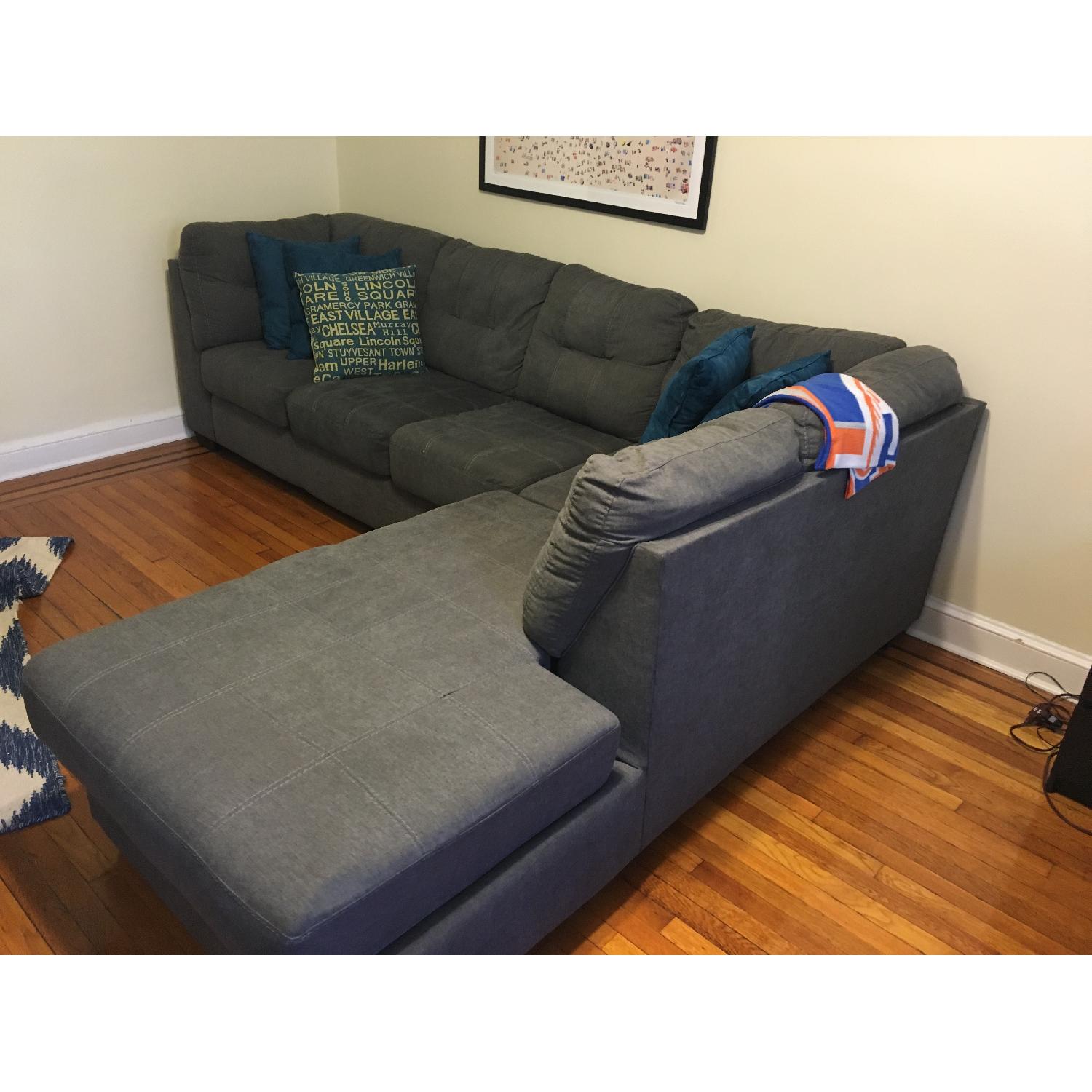 Flash Furniture Benchcraft Maier Microfiber Sectional w/ Right Side Facing Chaise in Charcoal - image-2