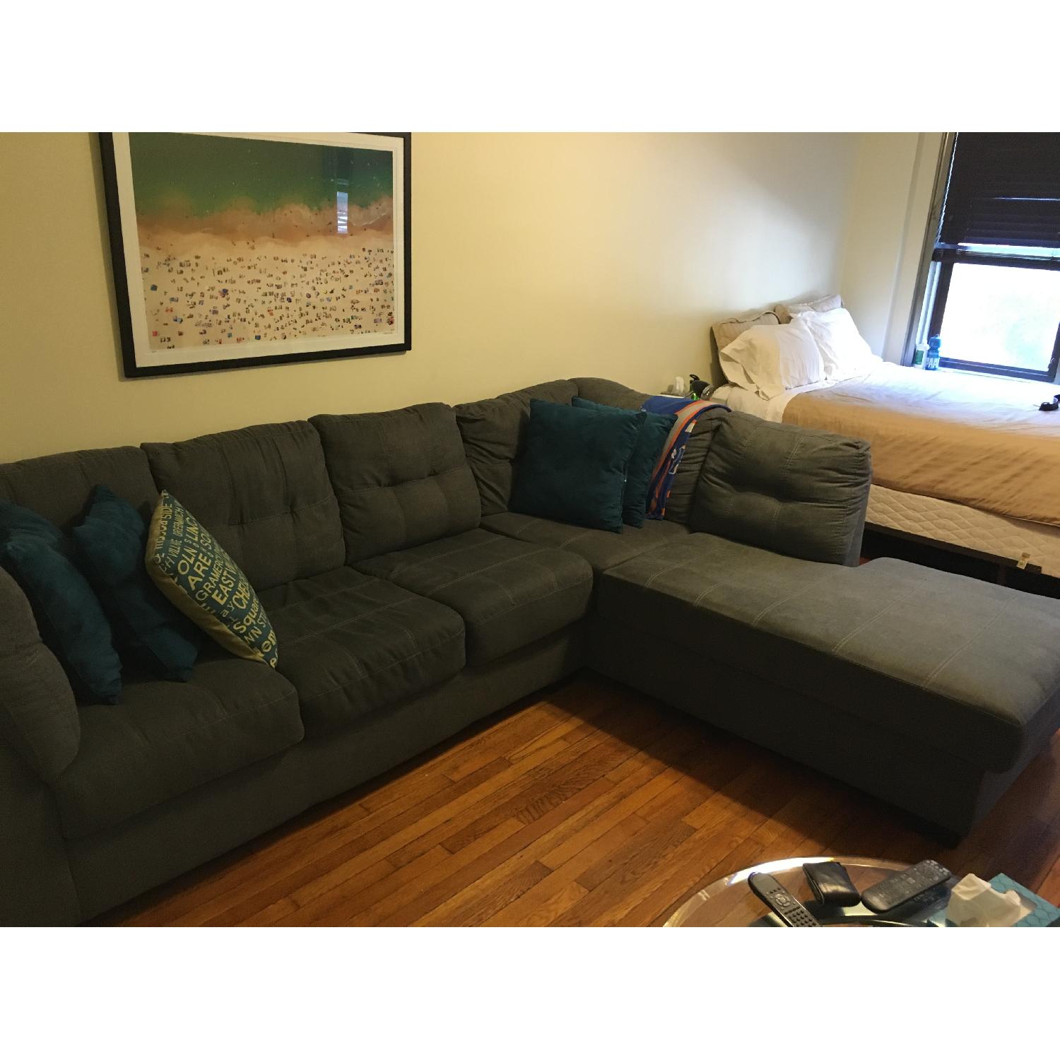 Flash Furniture Benchcraft Maier Microfiber Sectional w/ Right Side Facing Chaise in Charcoal - image-3