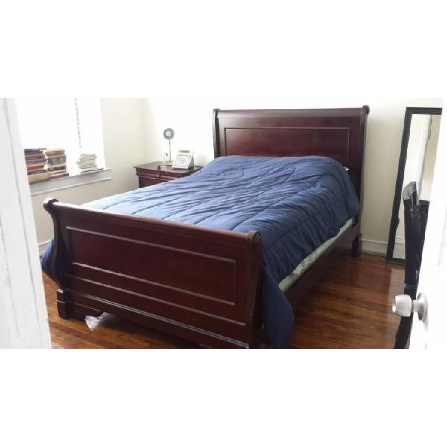 Full Size 3 Piece Bedroom Set - image-1