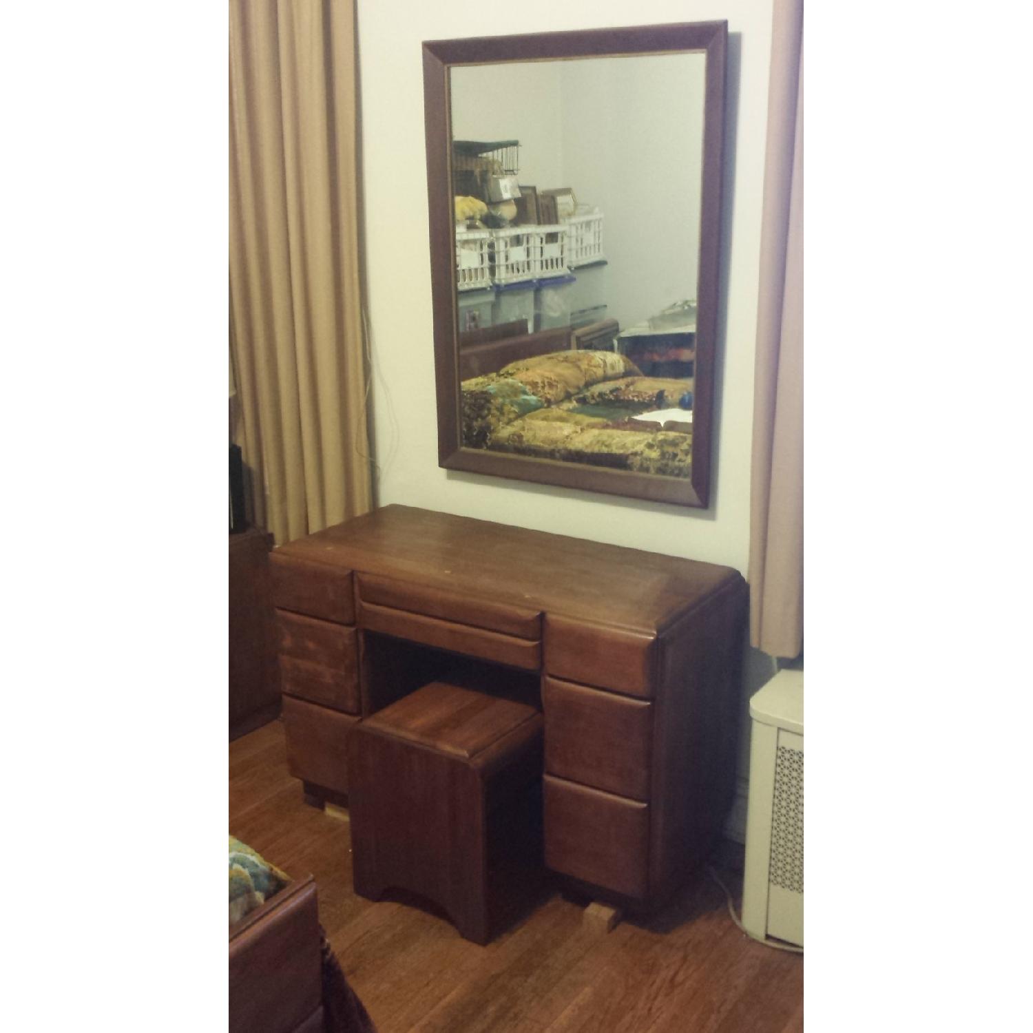 Vintage Maple Bedroom Set - image-3