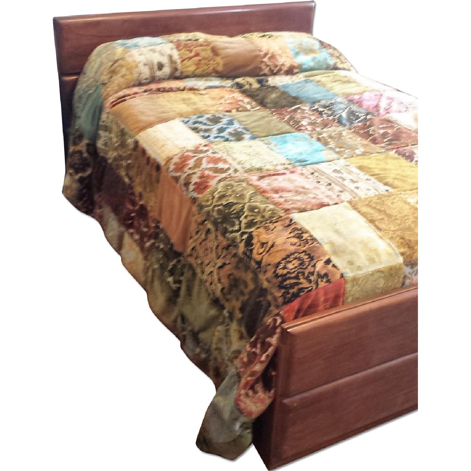 Vintage Maple Bedroom Set - image-0