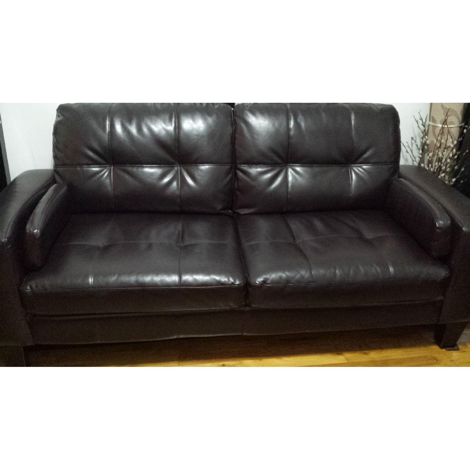Jennifer Convertibles 3 Seater Sofa + Loveseat AptDeco