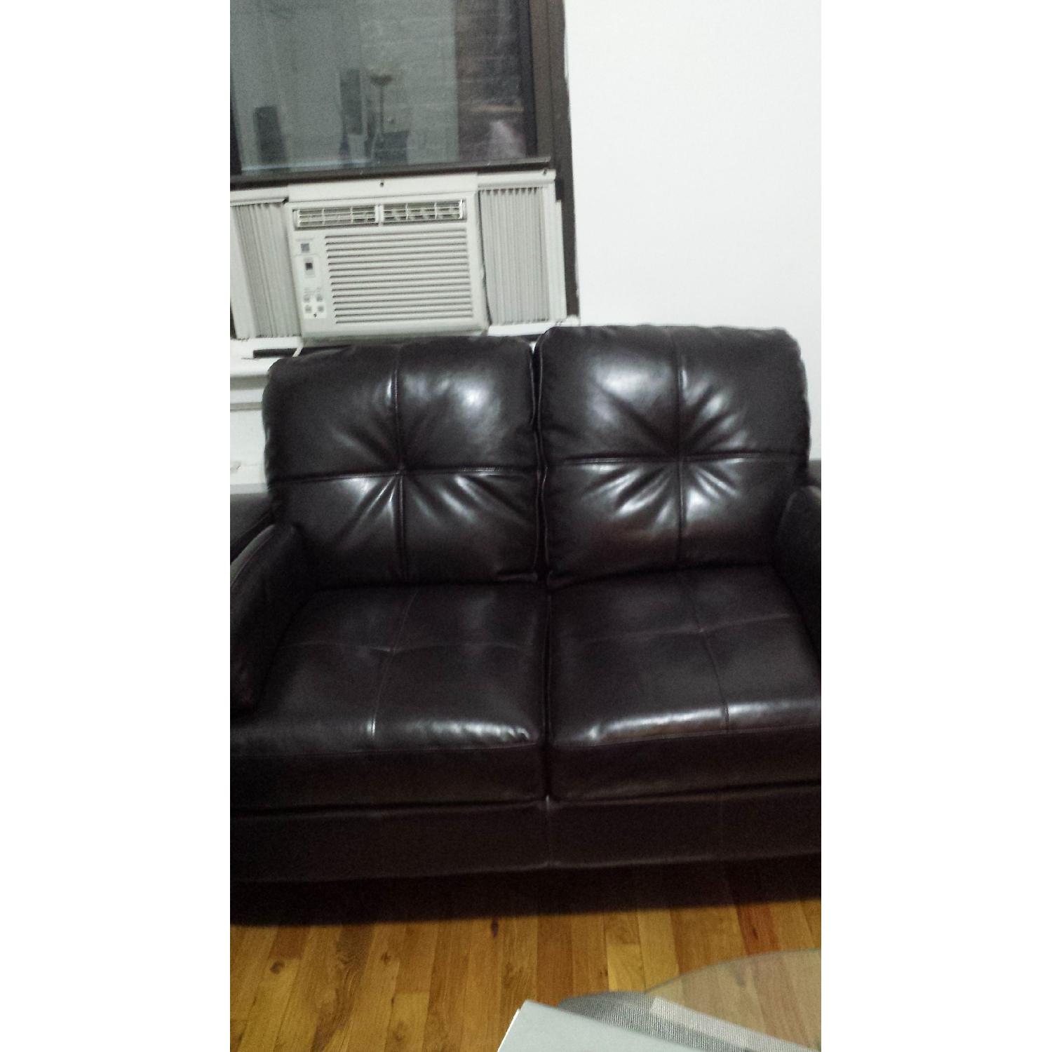 Jennifer Convertibles 3 Seater Sofa + Loveseat AptDeco