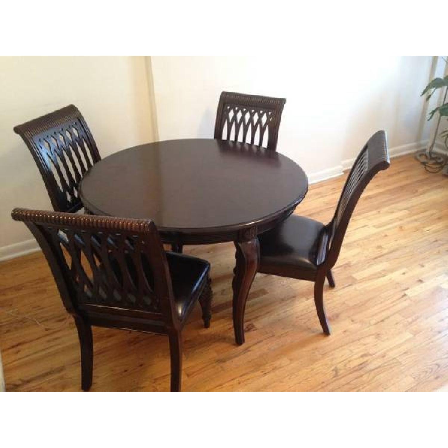 Solid Wood Dining Table w/ 4 chairs - AptDeco
