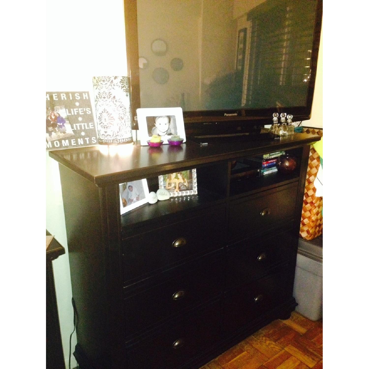 Bob's Furniture Black Bedroom Set - image-2