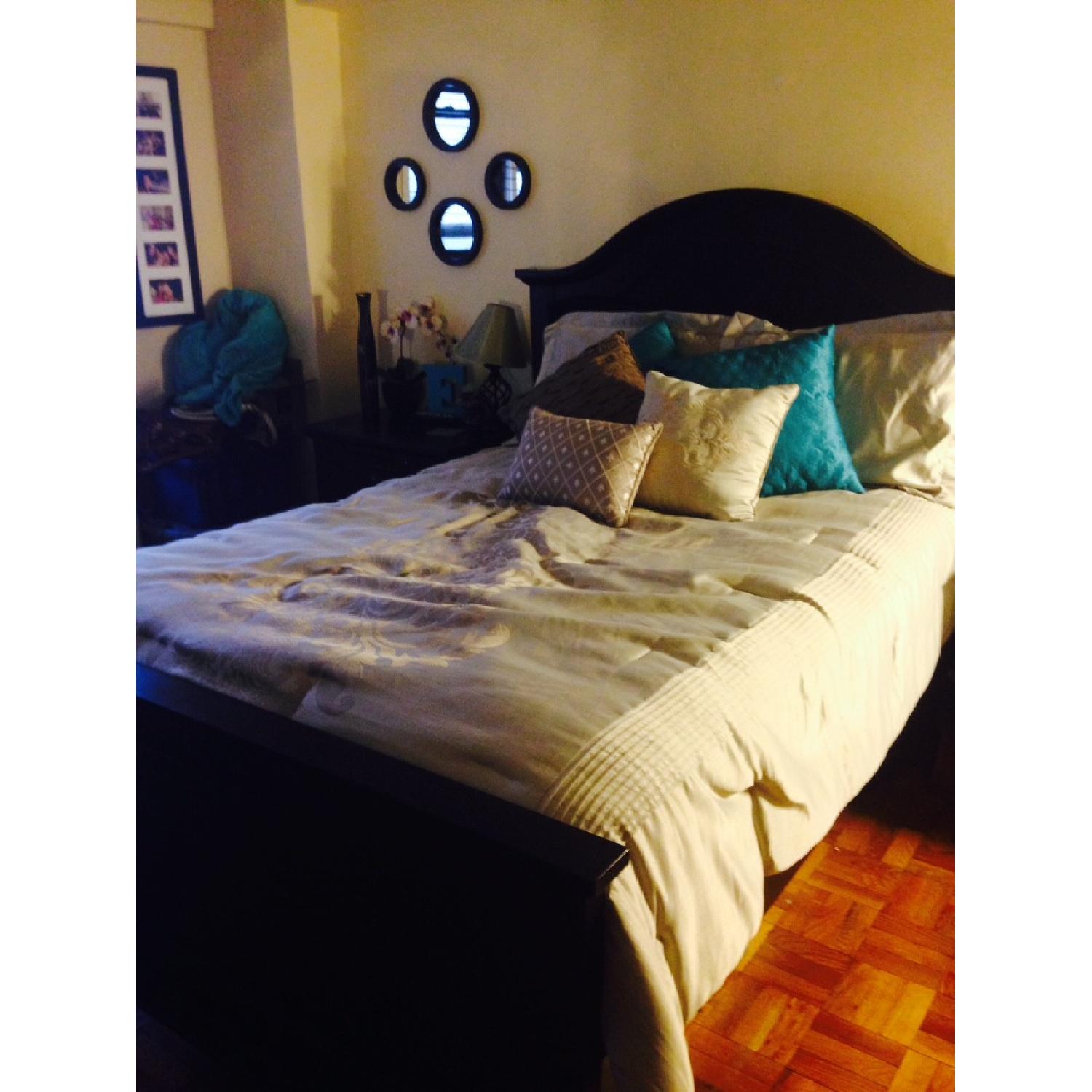 Bob's Furniture Black Bedroom Set - image-4