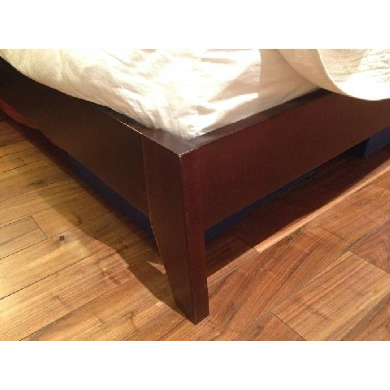 Vermont Tubbs Queen Bed and Dresser - image-2