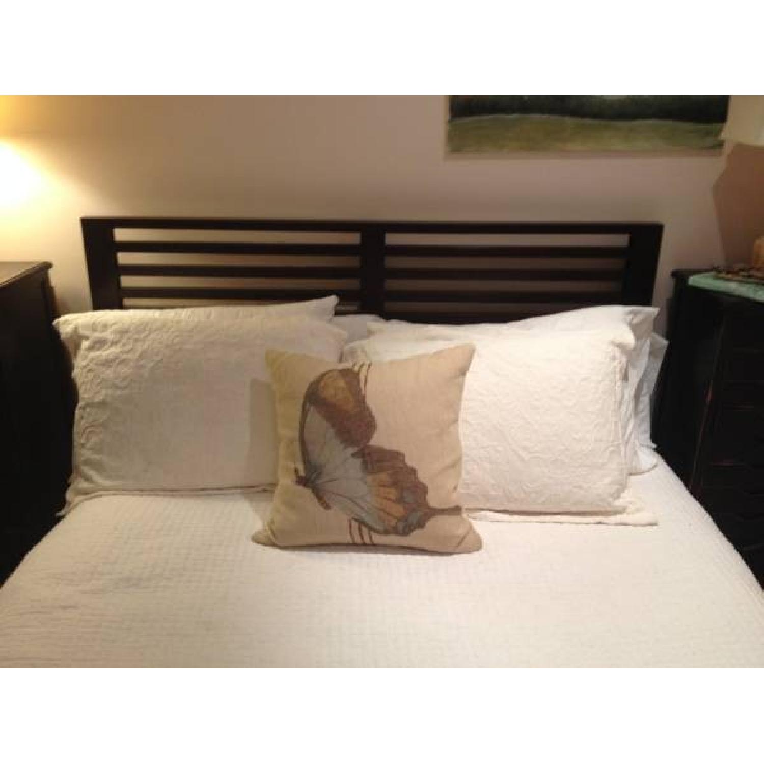 Vermont Tubbs Queen Bed and Dresser - image-7