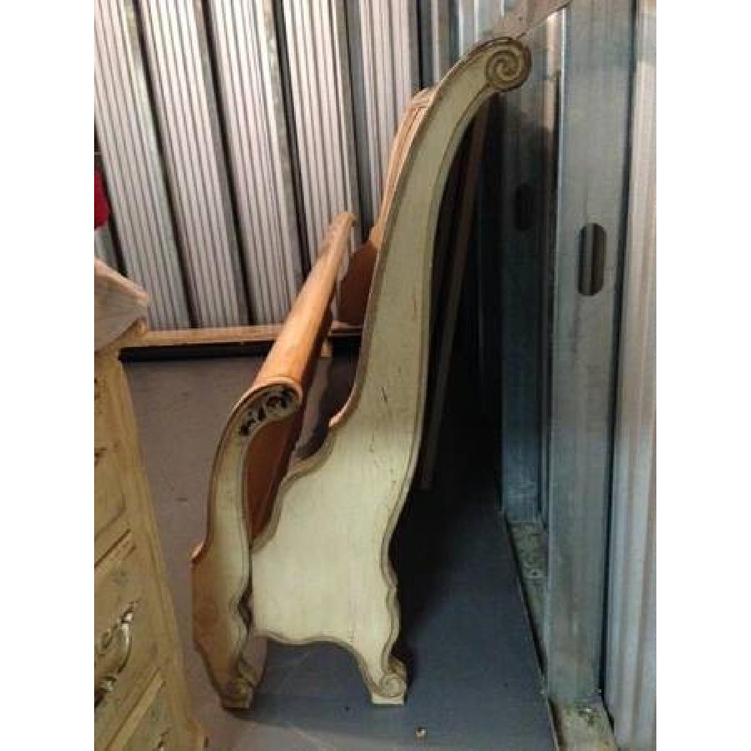 Thomasville Bedroom Set - image-5