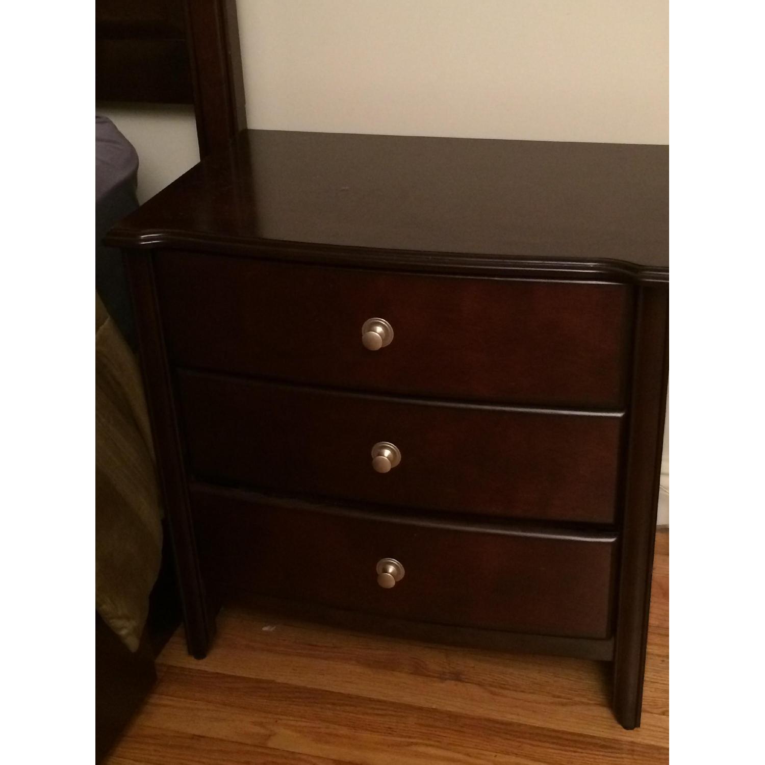 Bob's Furniture Nightstand AptDeco