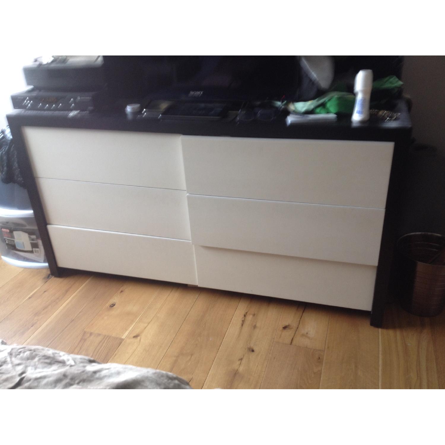 Macy's OPalier Queen Size Bedroom Set - image-4