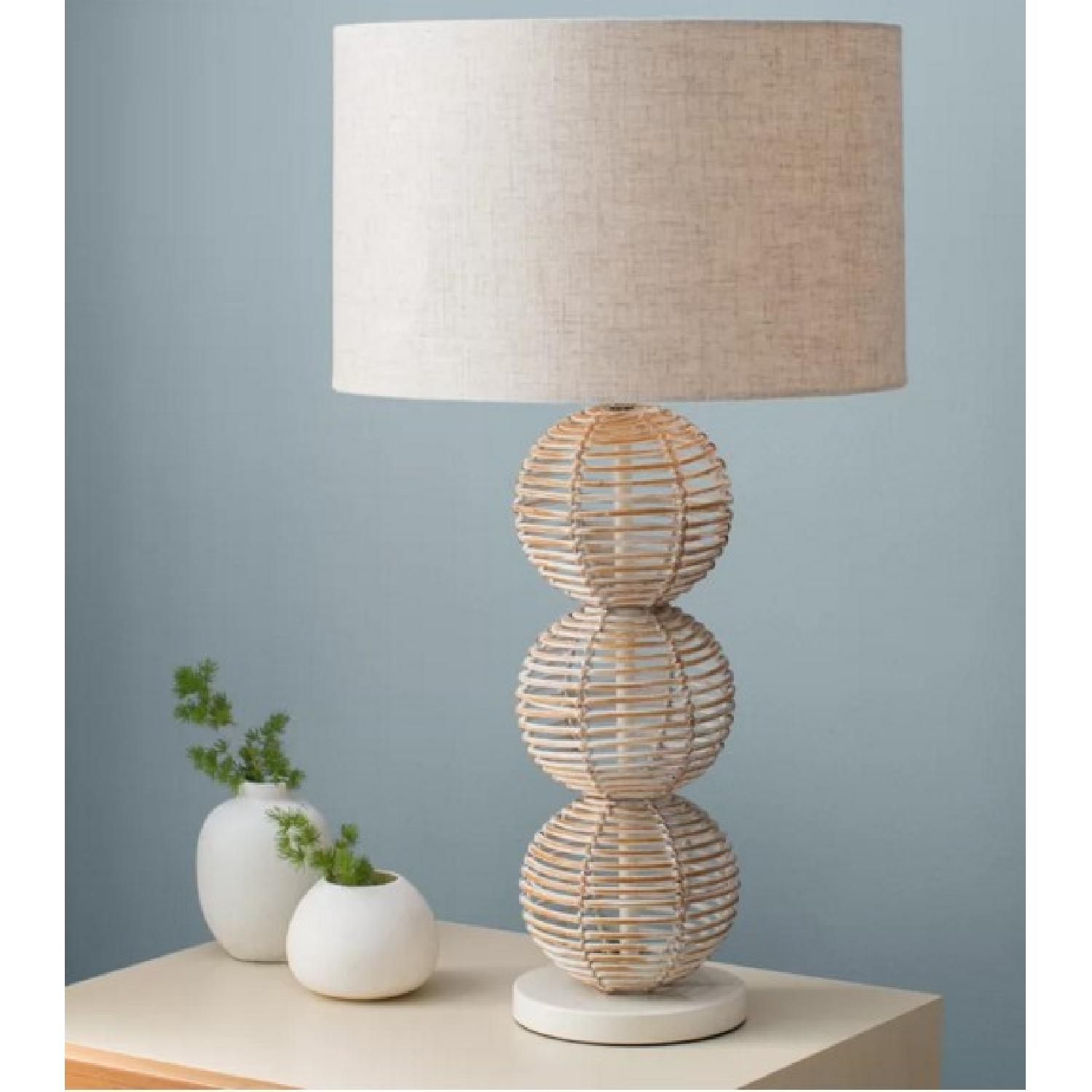 Palu 3 Tiered Wooden Ball Table Lamp W White Wash Aptdeco