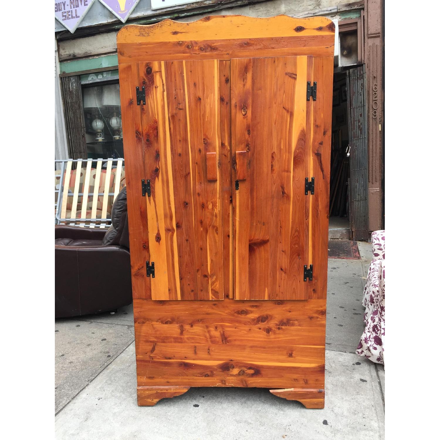 Antique 1940s Cedar Closet - image-16