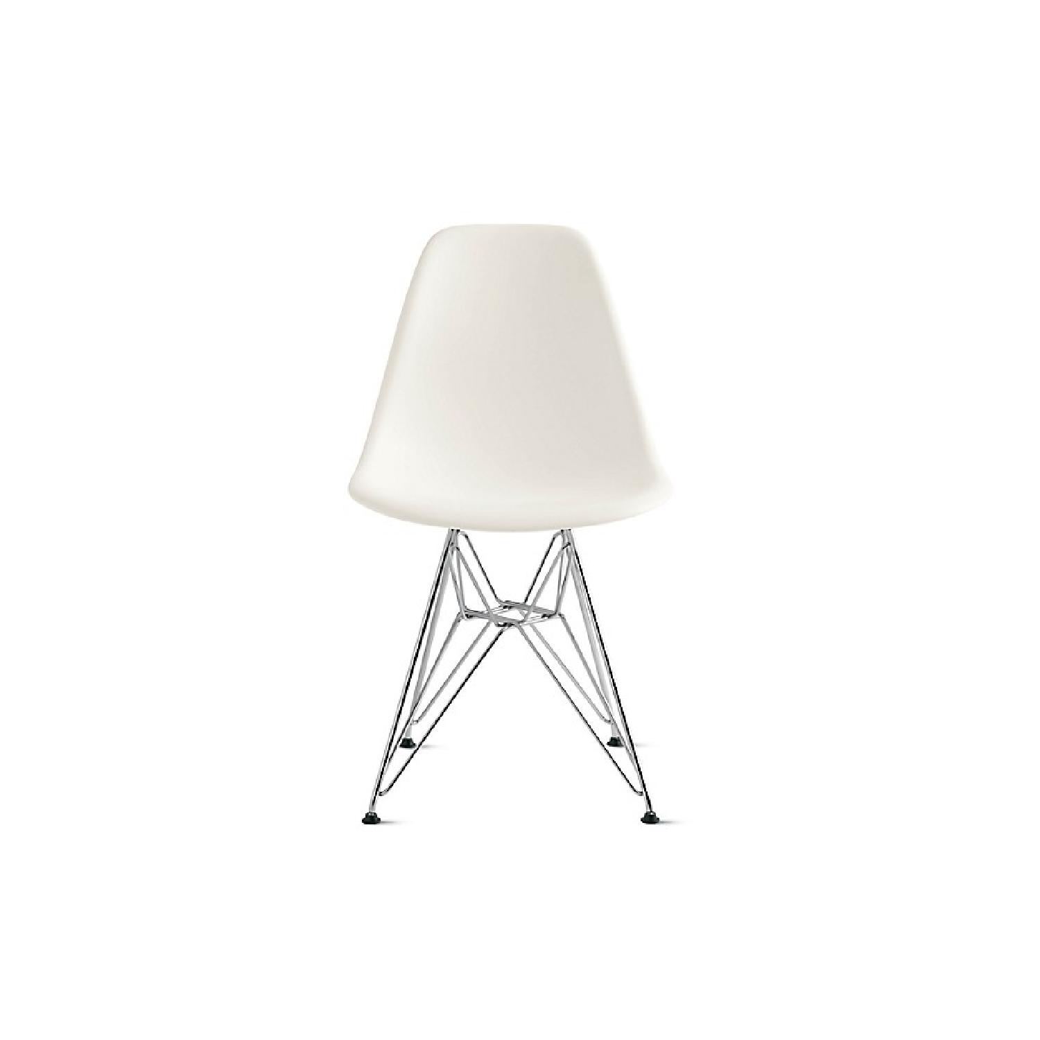 Herman Miller Eames Molded Plastic Side Chair w/ Wire Base - image-0