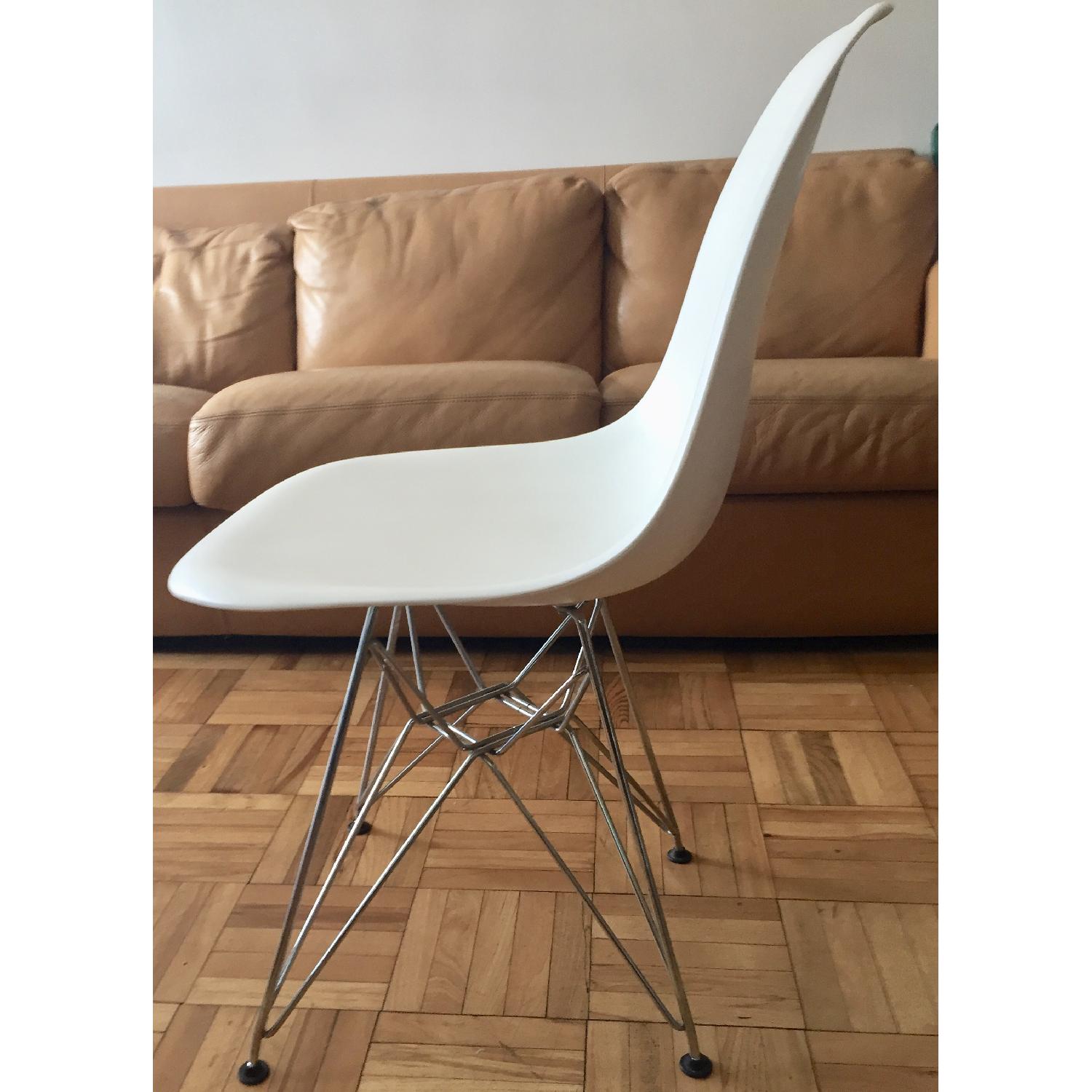 Herman Miller Eames Molded Plastic Side Chair w/ Wire Base - image-1
