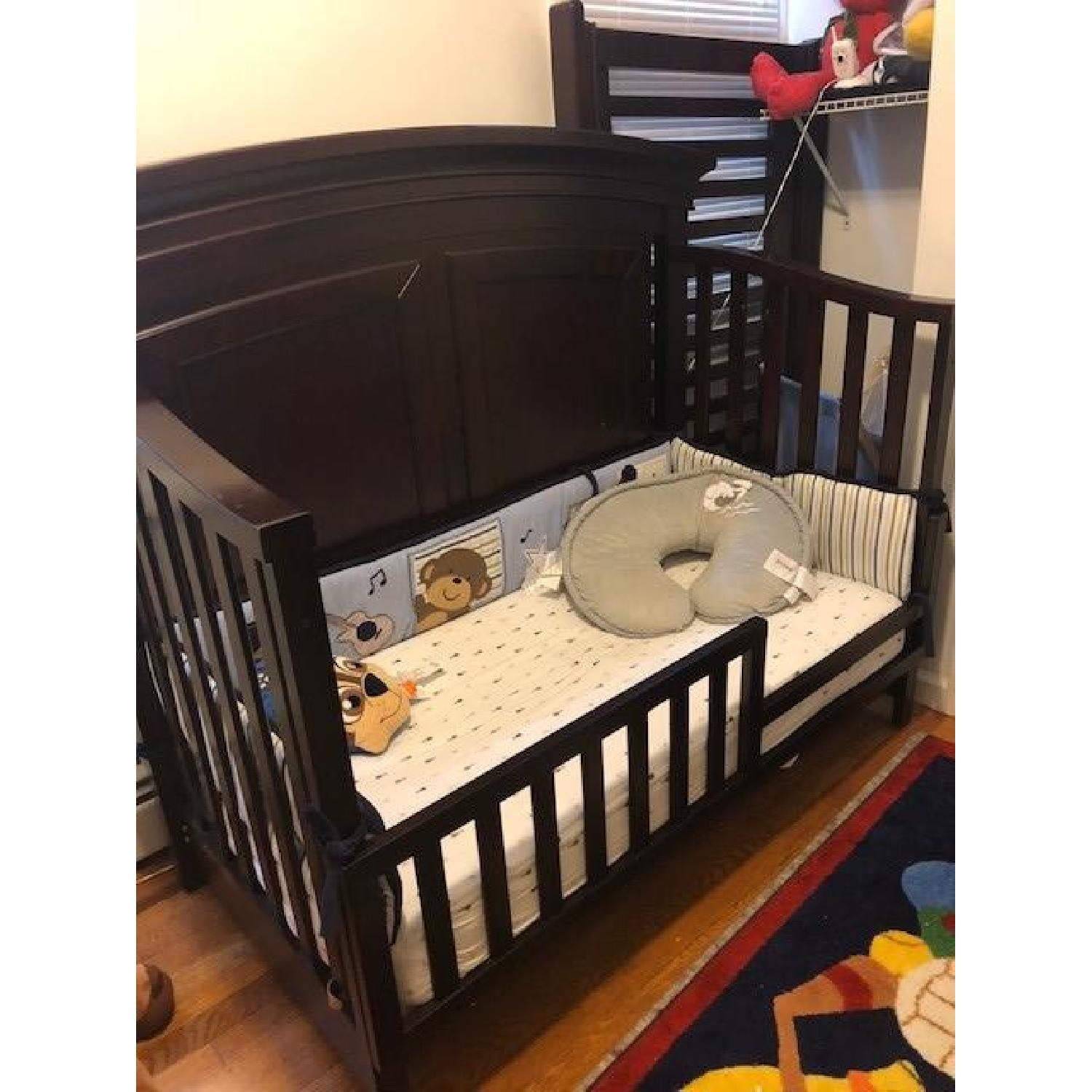 Sorelle Verona Convertible Baby Crib w/ Toddler Rails - image-2