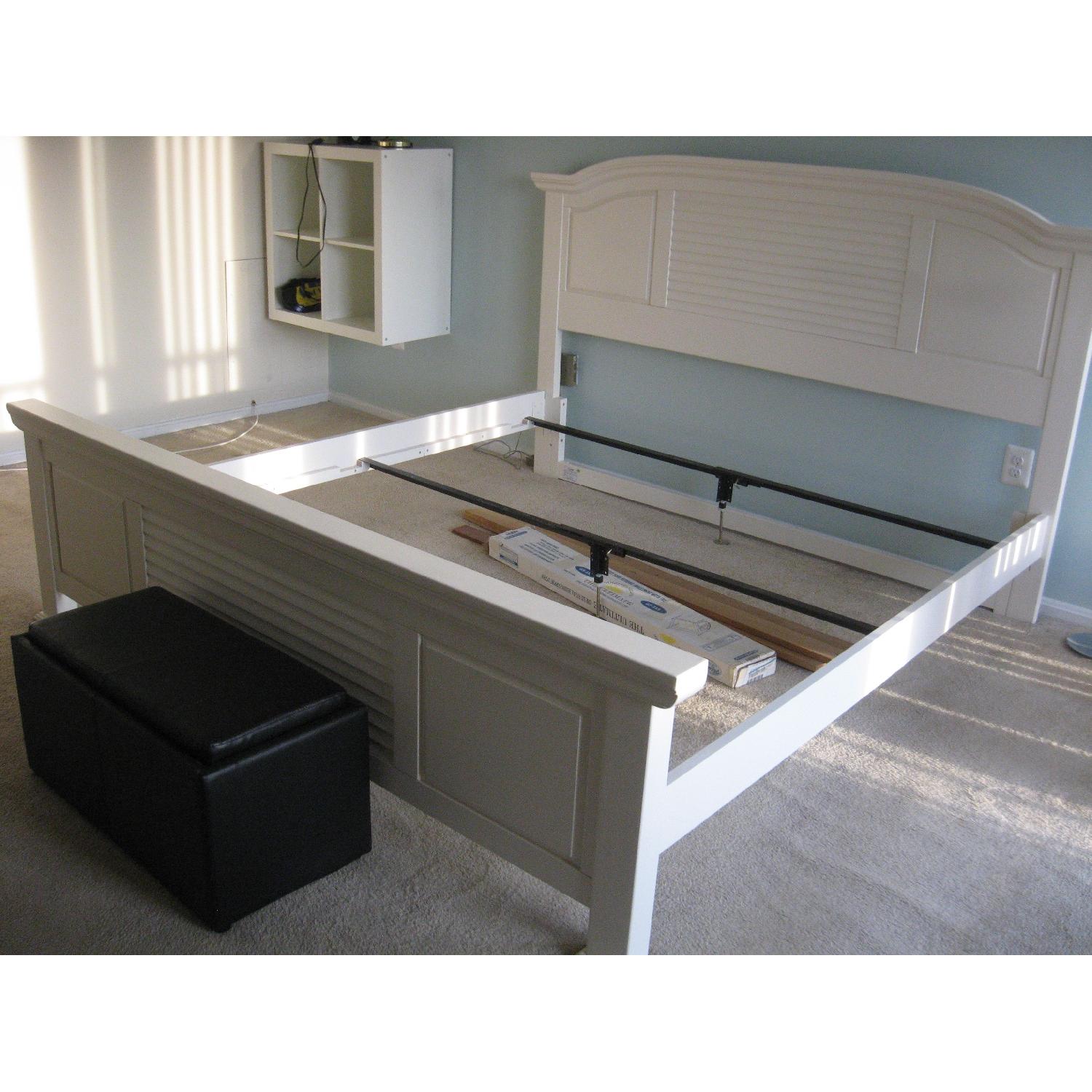 Havertys King Size Cottage Retreat II Bed Frame - image-1