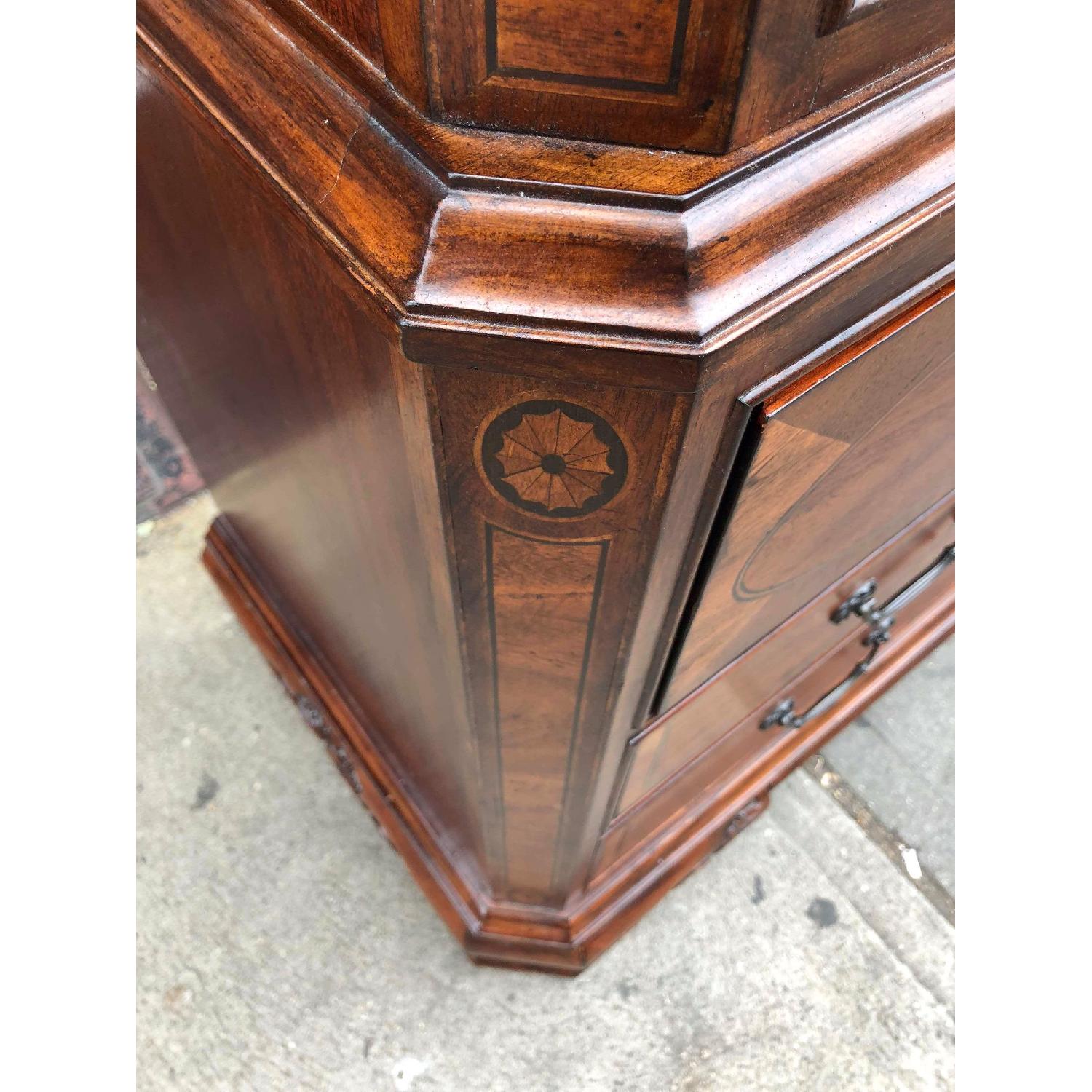 Outlook International 10 Cedar Drawers Inlaid Dresser - image-8