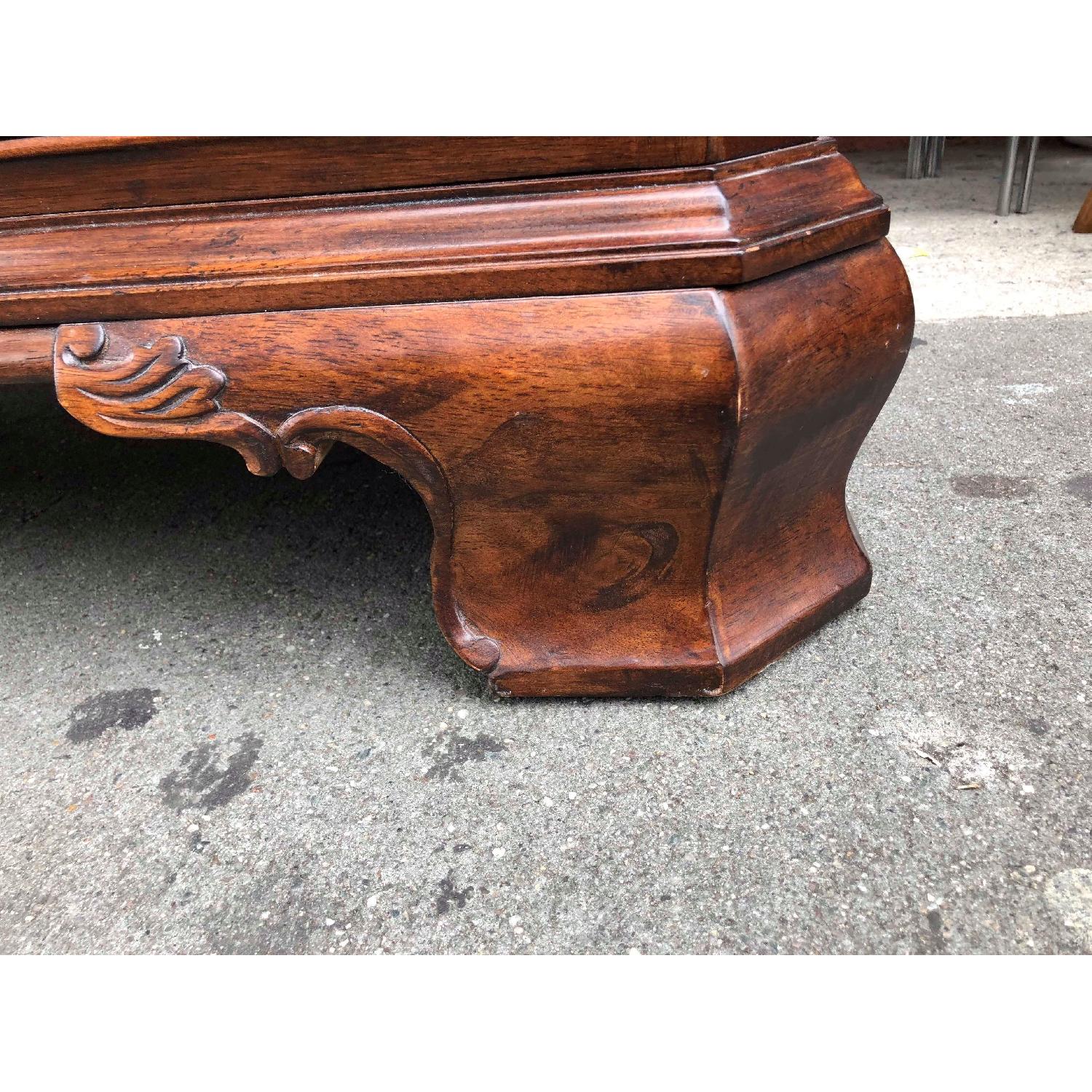 Outlook International 10 Cedar Drawers Inlaid Dresser - image-14