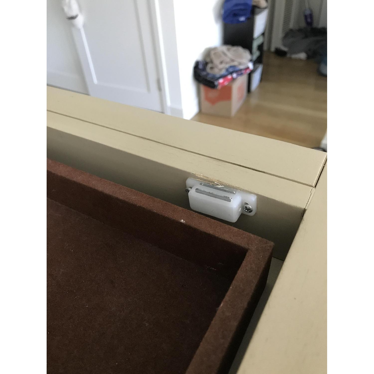 Bob's Euro Cottage 6-Drawer Chest - image-8