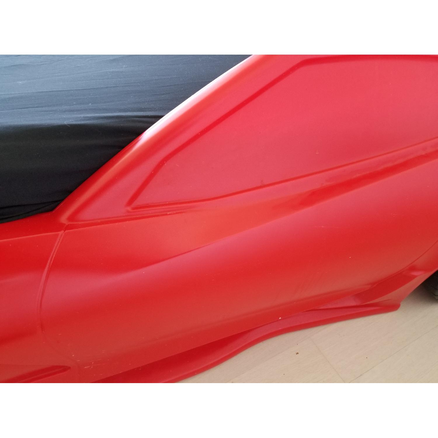 Step 2 Corvette Twin Toddler Car Bed - image-10