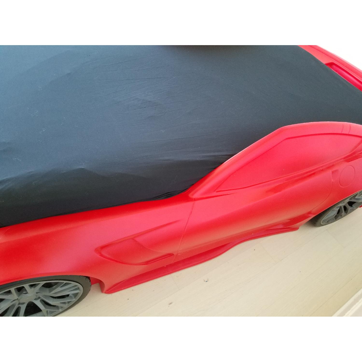 Step 2 Corvette Twin Toddler Car Bed - image-12
