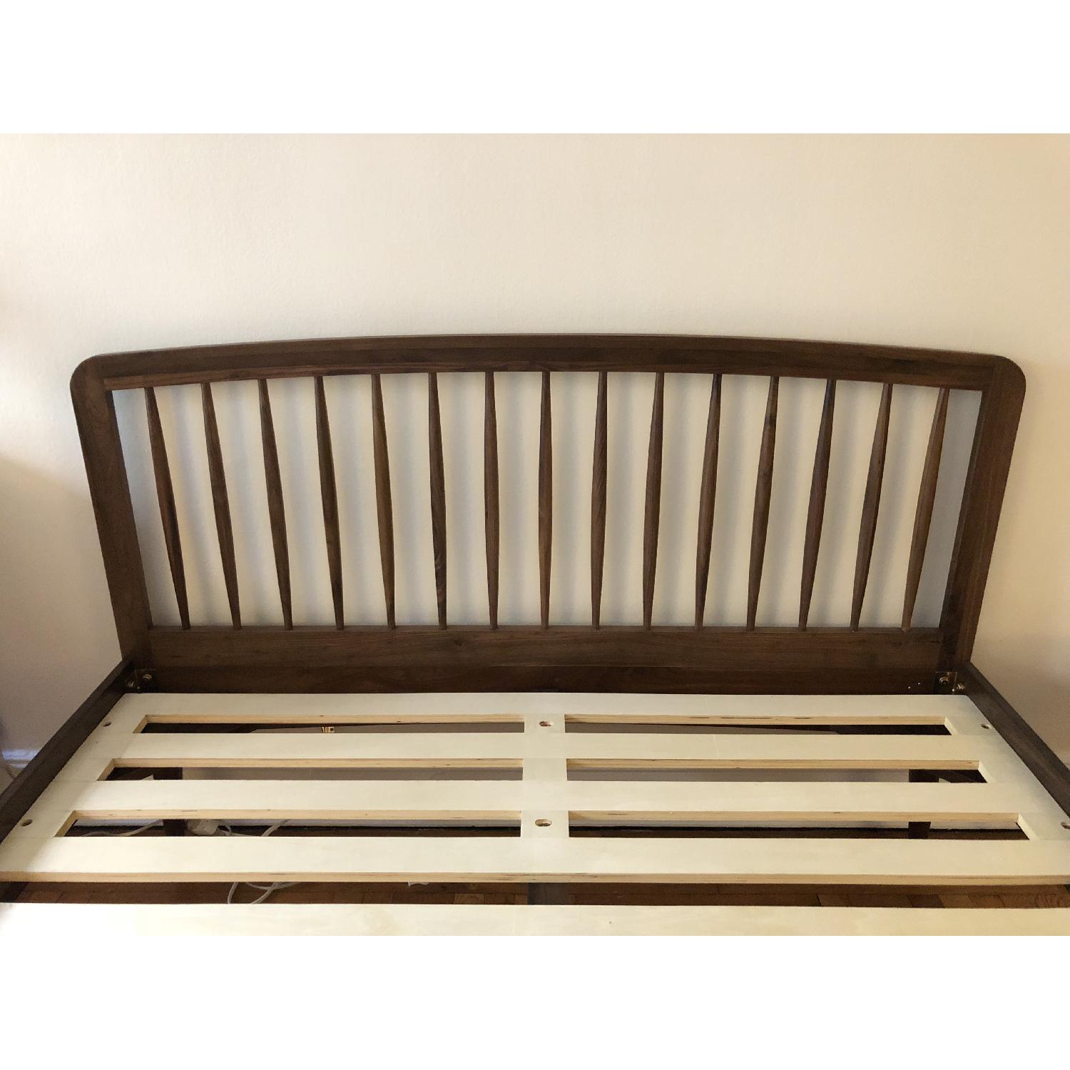 Article Culla Walnut Queen Size Bed - image-4