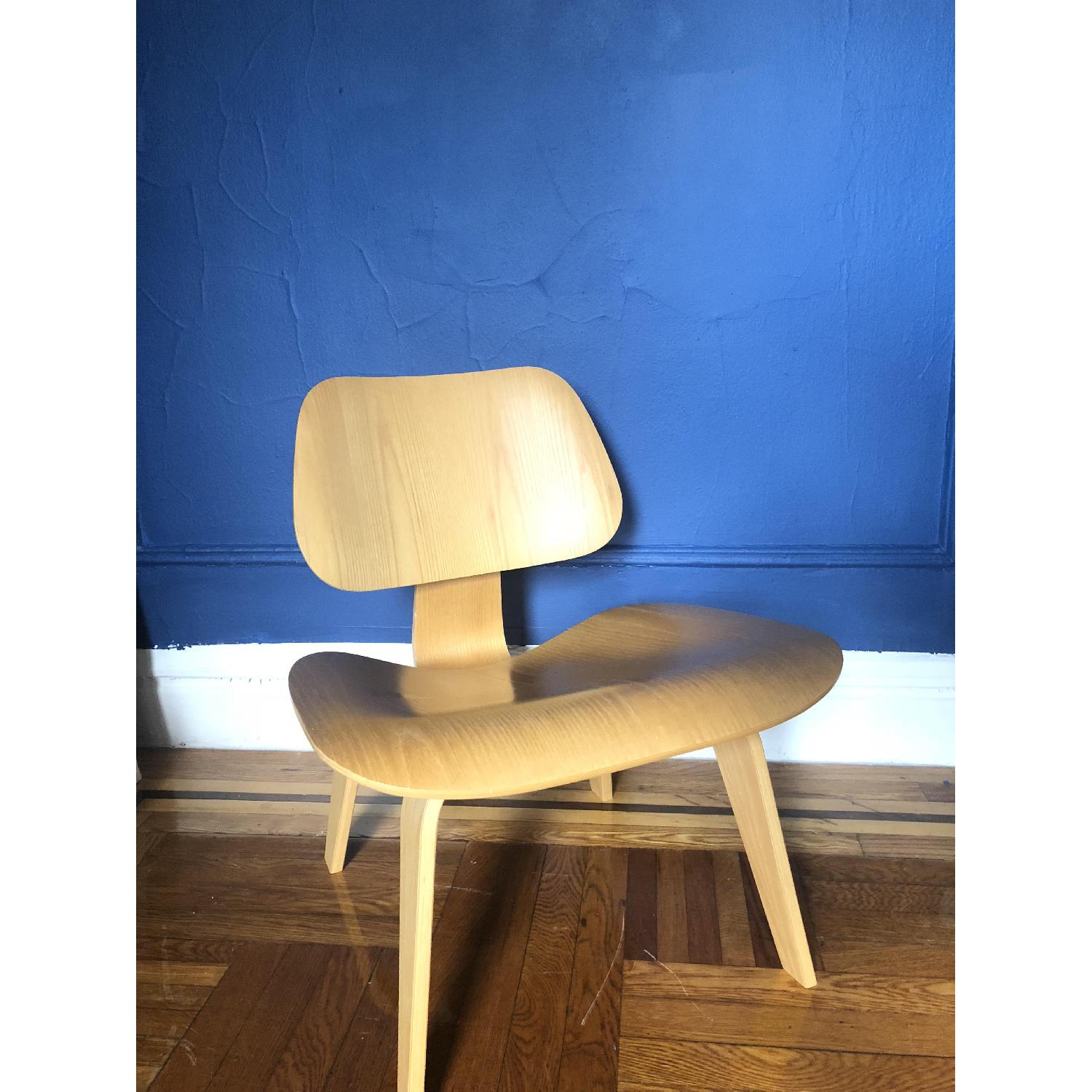 Eames Molded Plywood Lounge Chair in White Ash - image-1