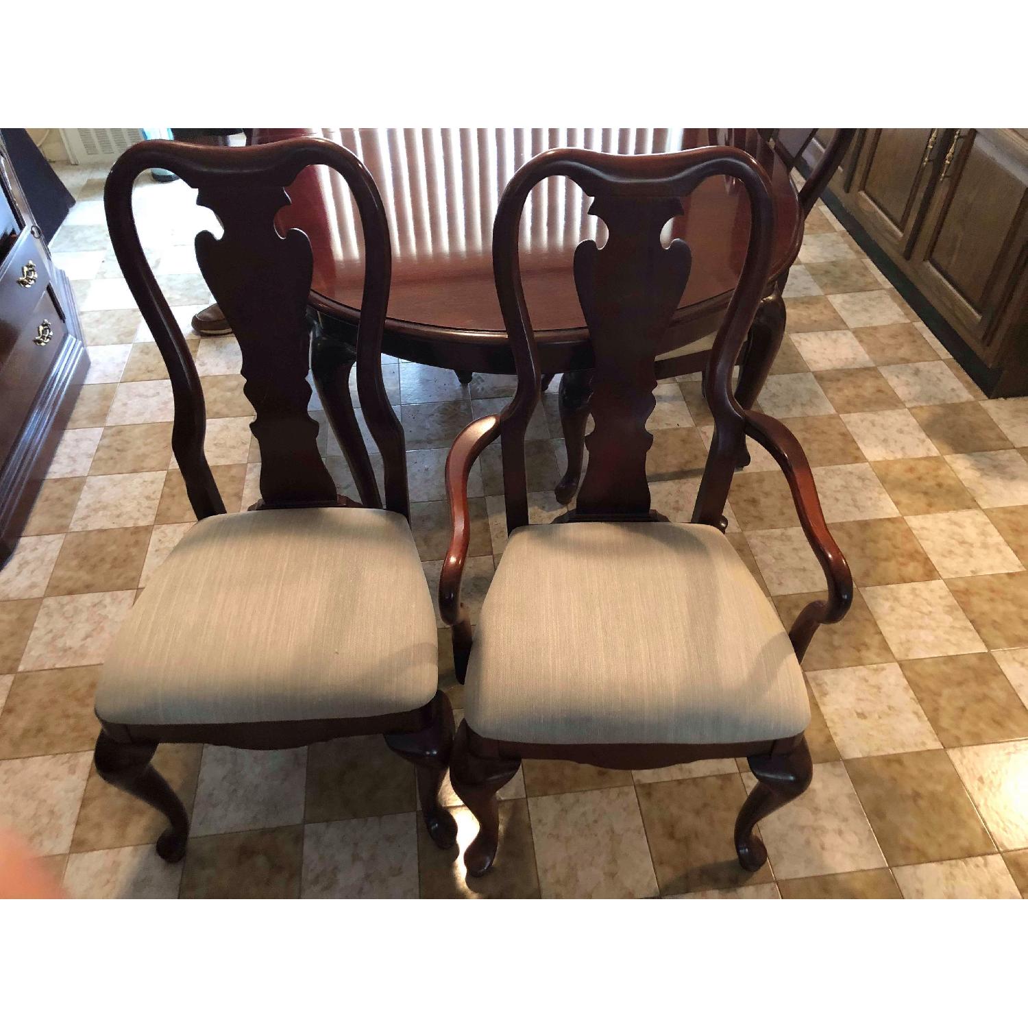 Thomasville Cherry Wood Extendable Dining Table w/ 6 chairs - image-8