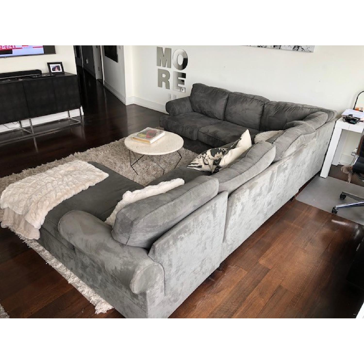 Jennifer Convertible 3 Piece Sectional Sofa w/ Pull Out Bed AptDeco