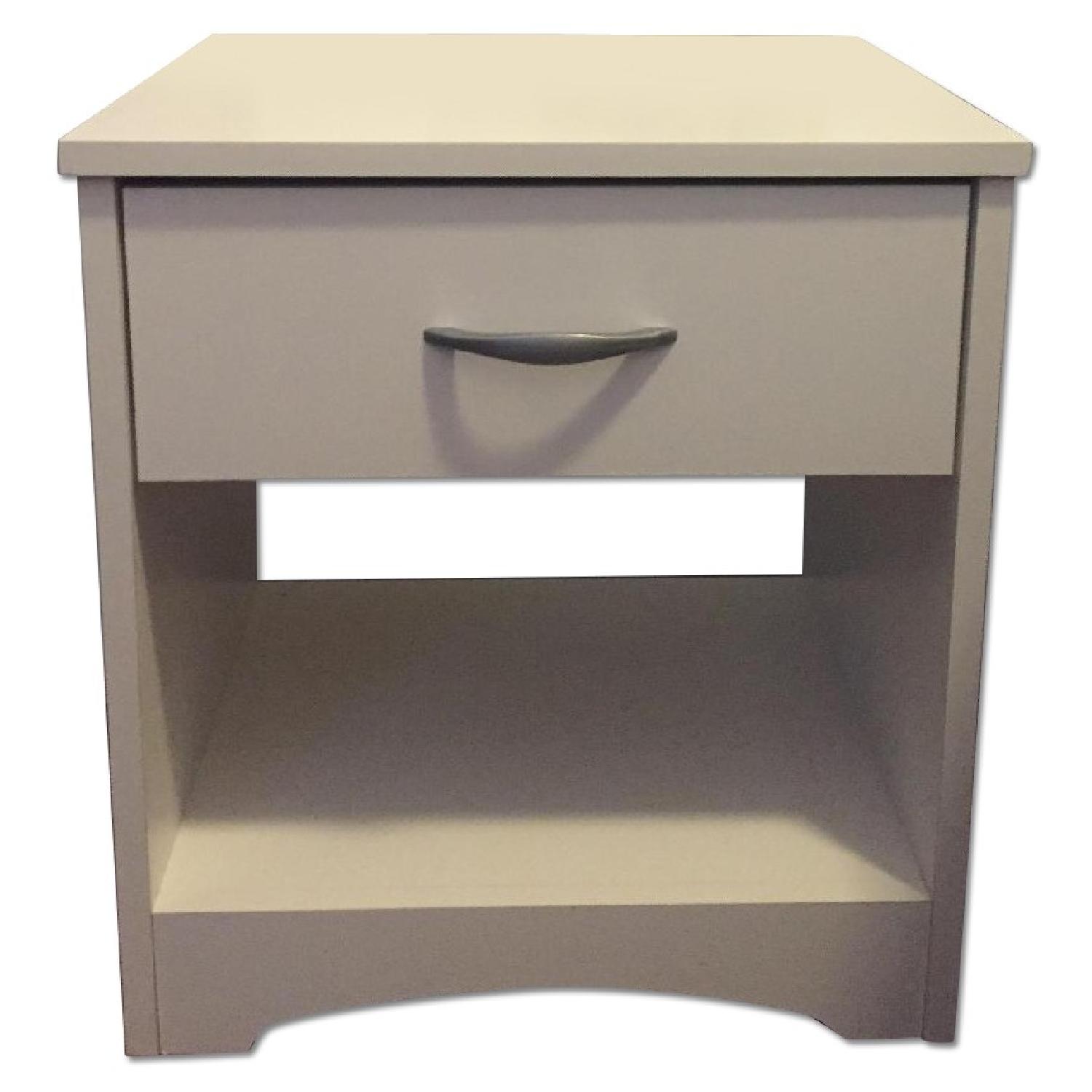 Sauder White Nightstand Aptdeco