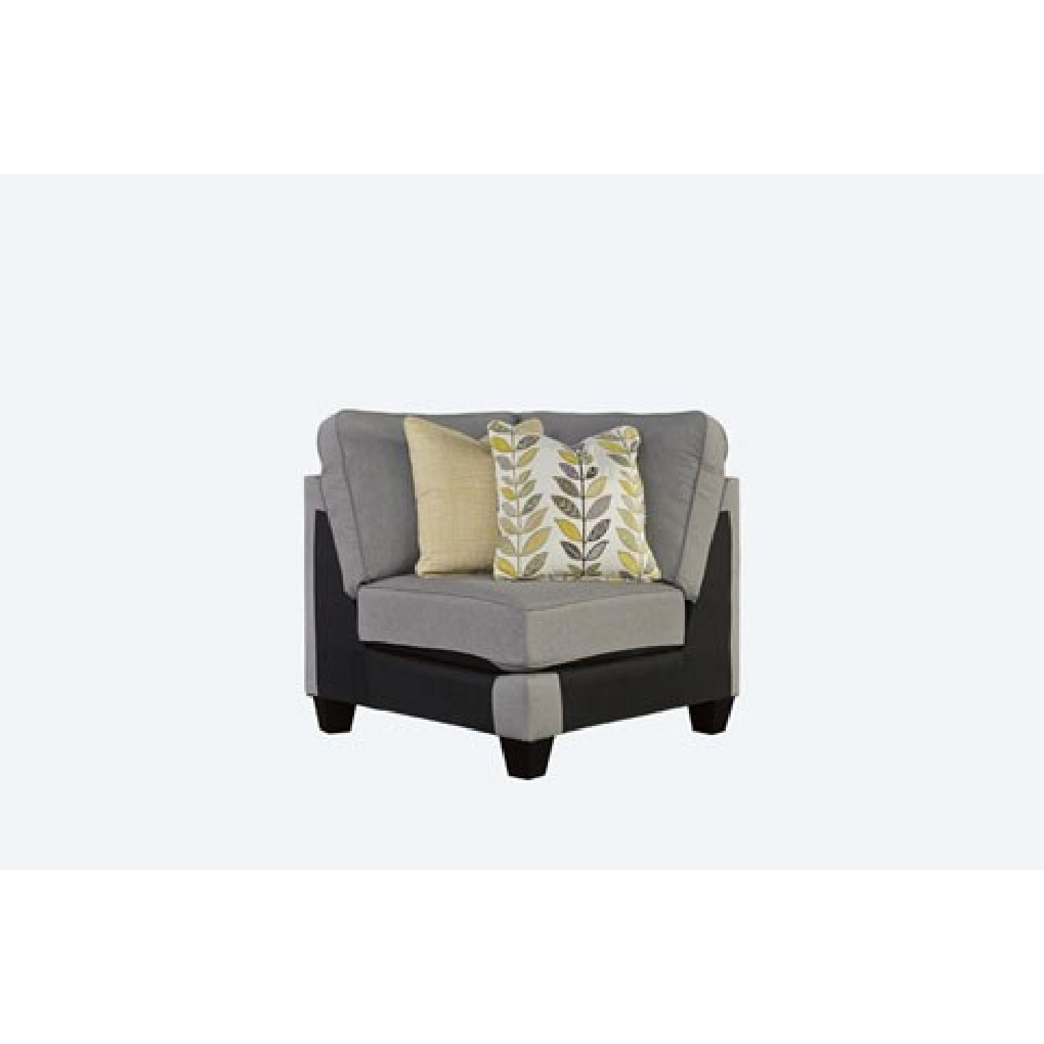Ashley's Chamberly Corner Sectional - image-4