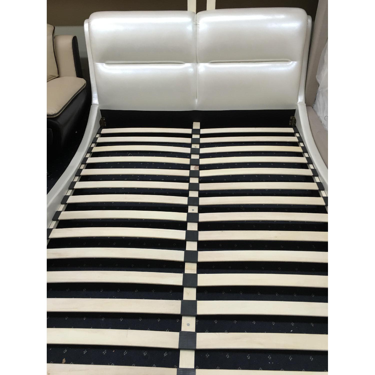 Queen Platform Bed - image-2