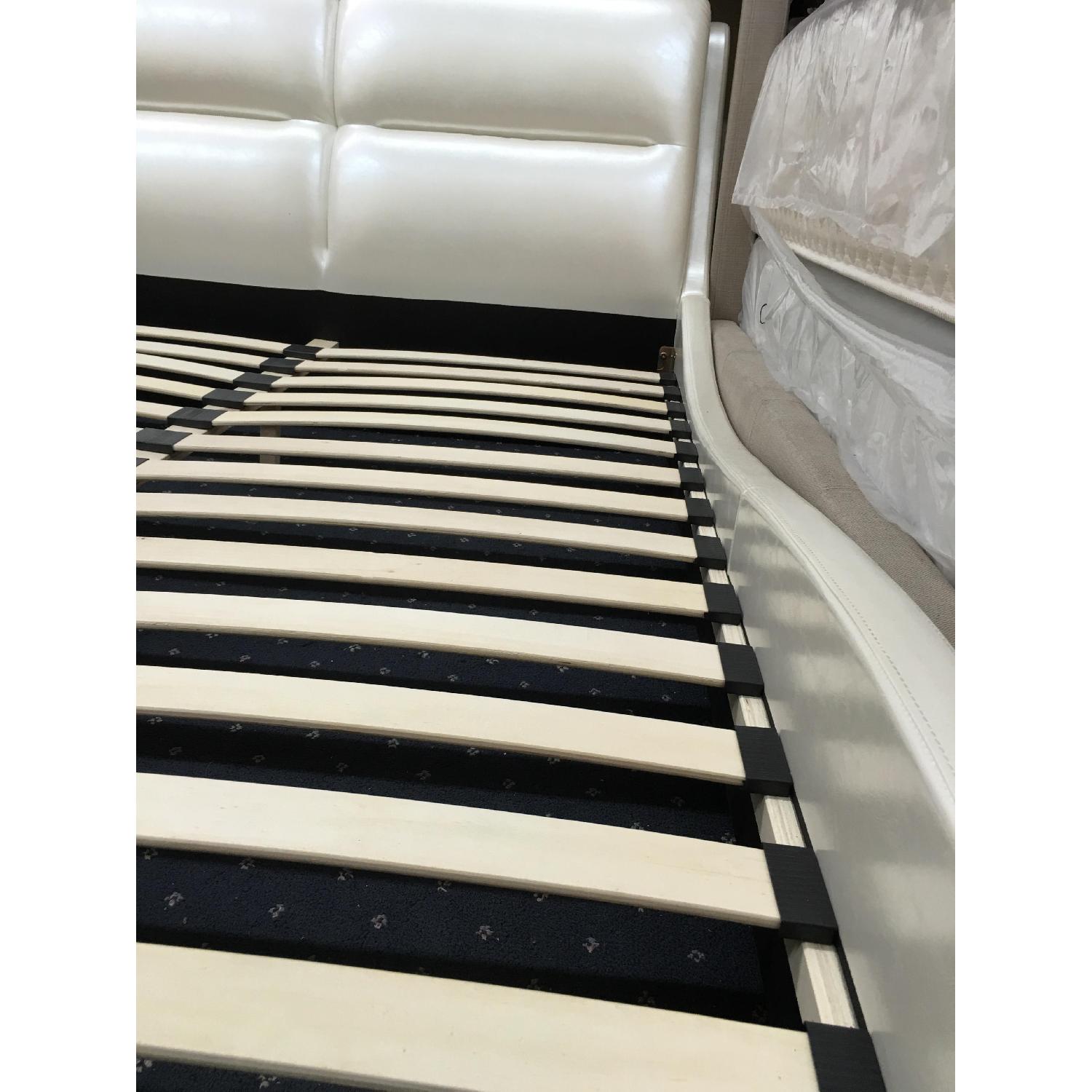 Queen Platform Bed - image-12