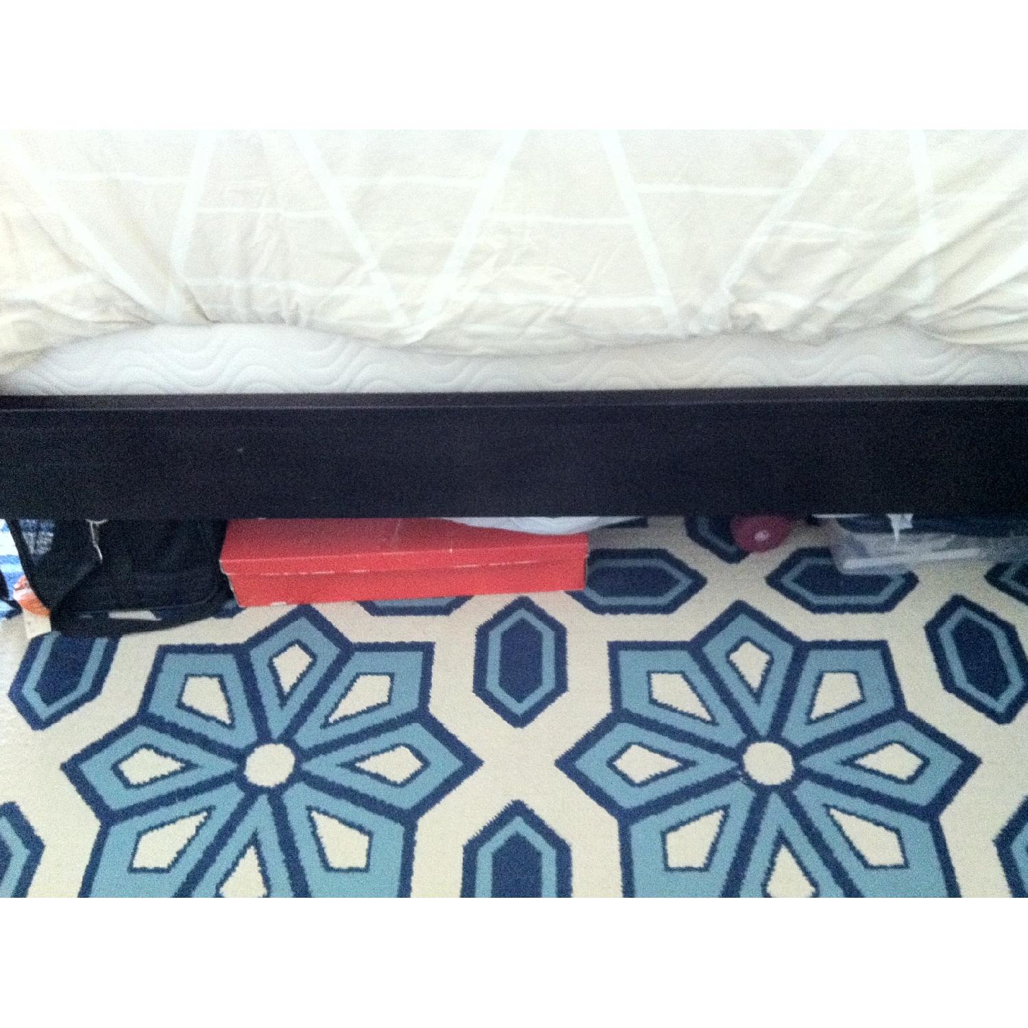 Rooms To Go Dark Cherry Wood & Leather Sleigh Bed - image-2