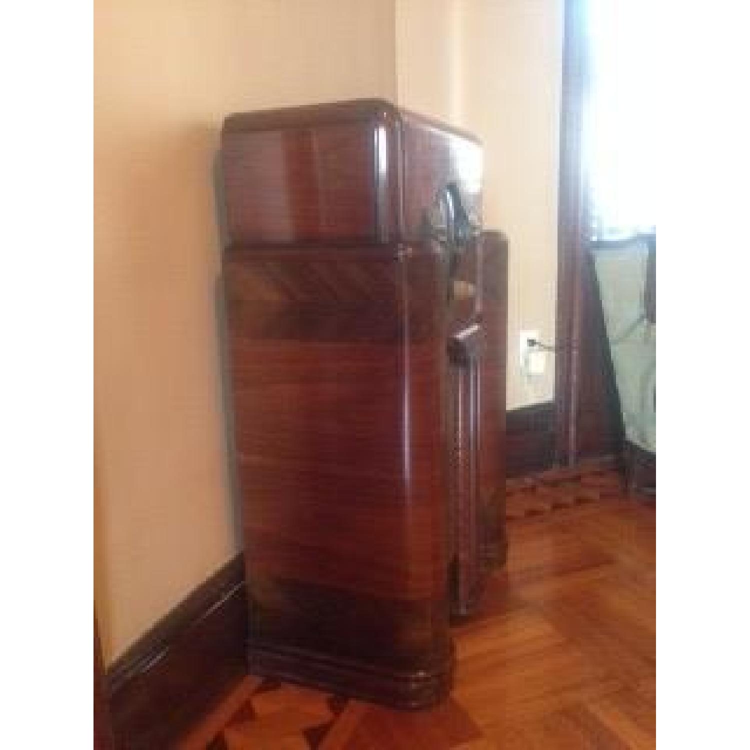 1940 Zenith Radio - image-1